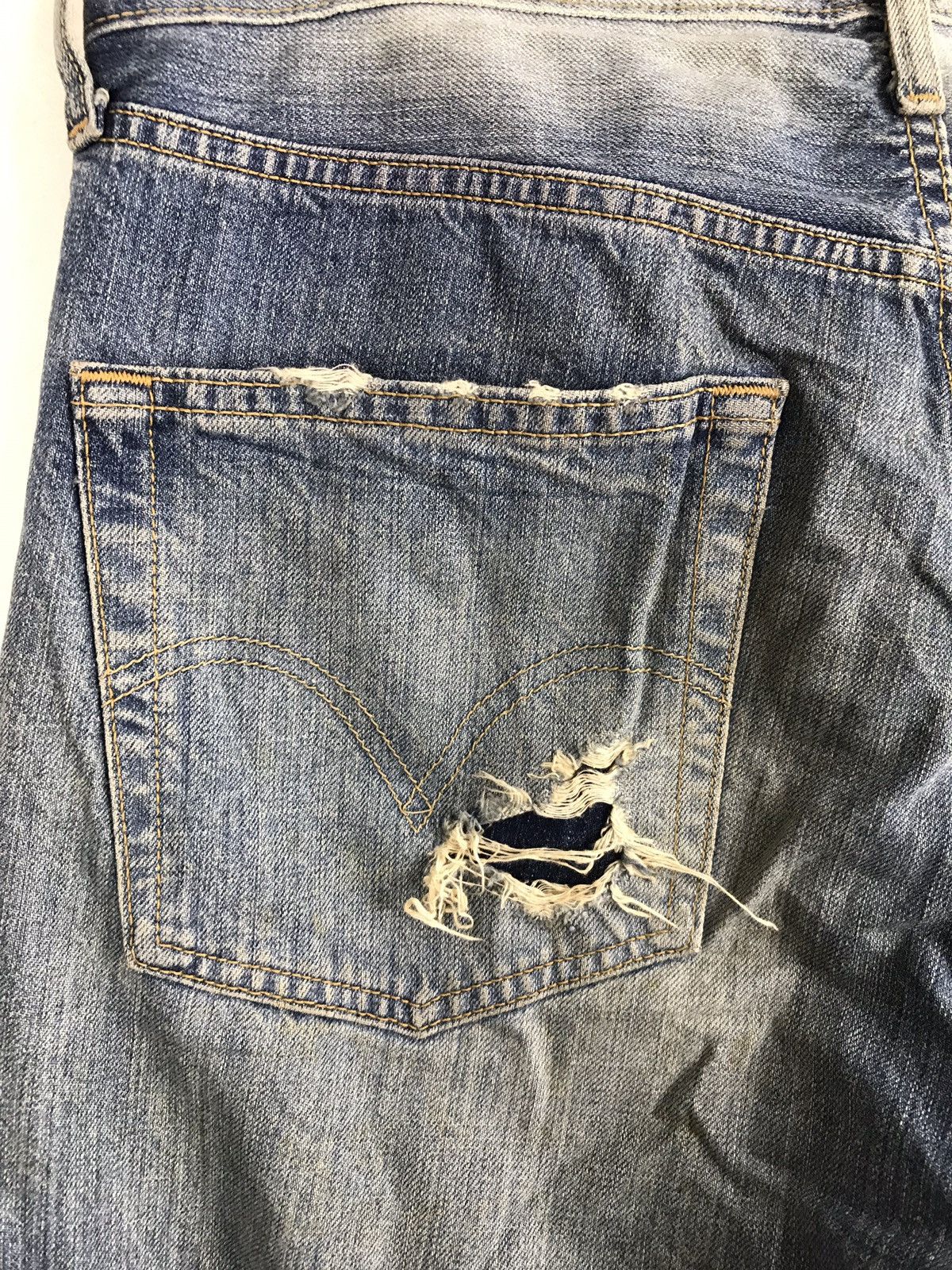 Levi's Vintage Clothing Levi’s 501 Blue Denim Jeans Distressed Vintage Size US 31 - 7 Thumbnail