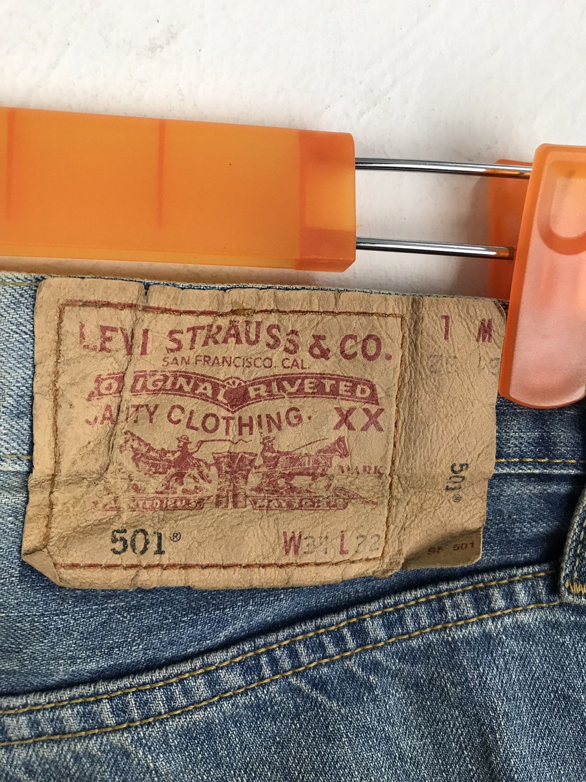 Levi's Vintage Clothing Levi’s 501 Blue Denim Jeans Distressed Vintage Size US 31 - 2 Thumbnail