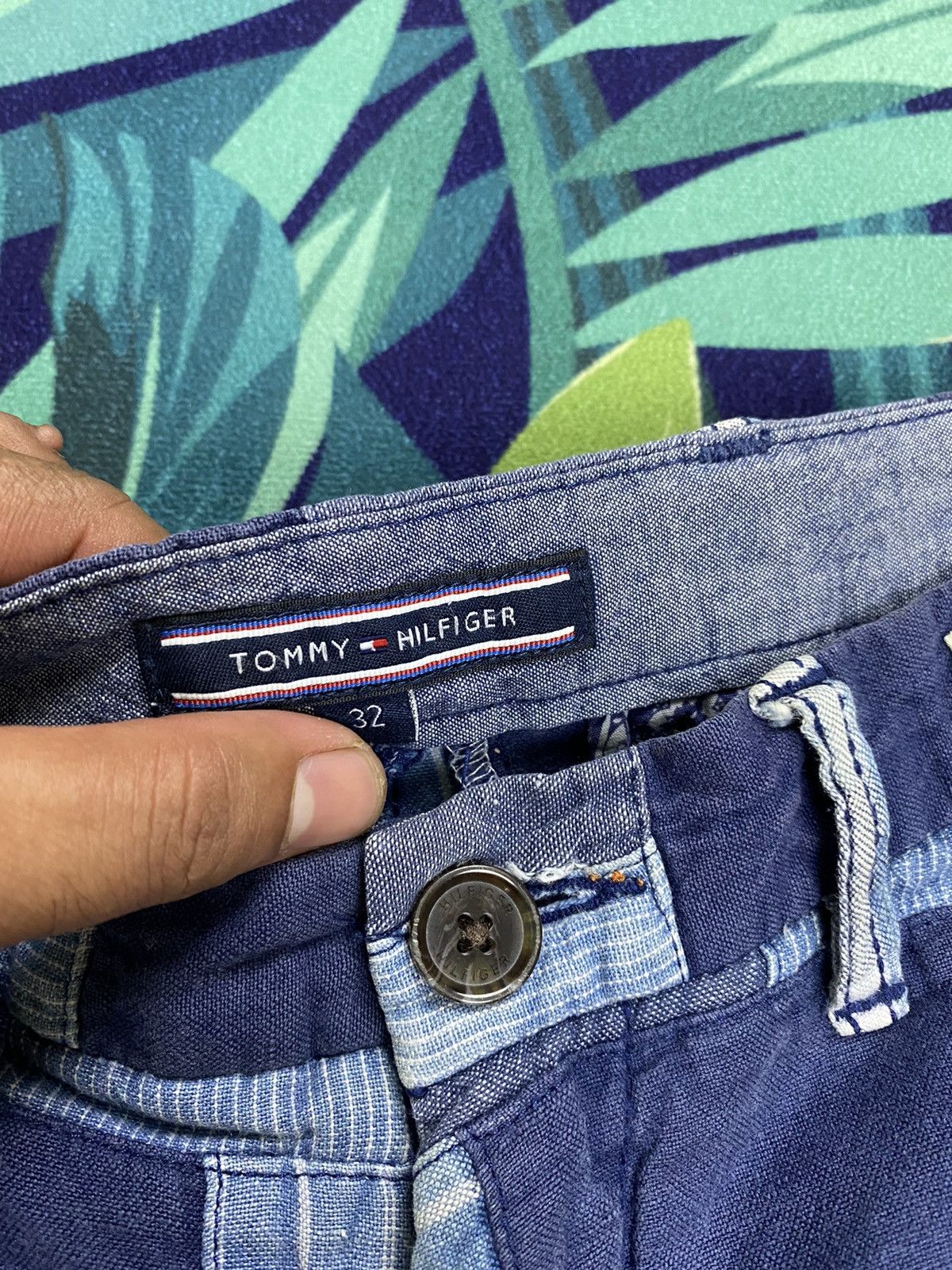 Tommy Hilfiger Patchwork design short pant by Tommy Hilfiger Size US 32 / EU 48 - 3 Thumbnail
