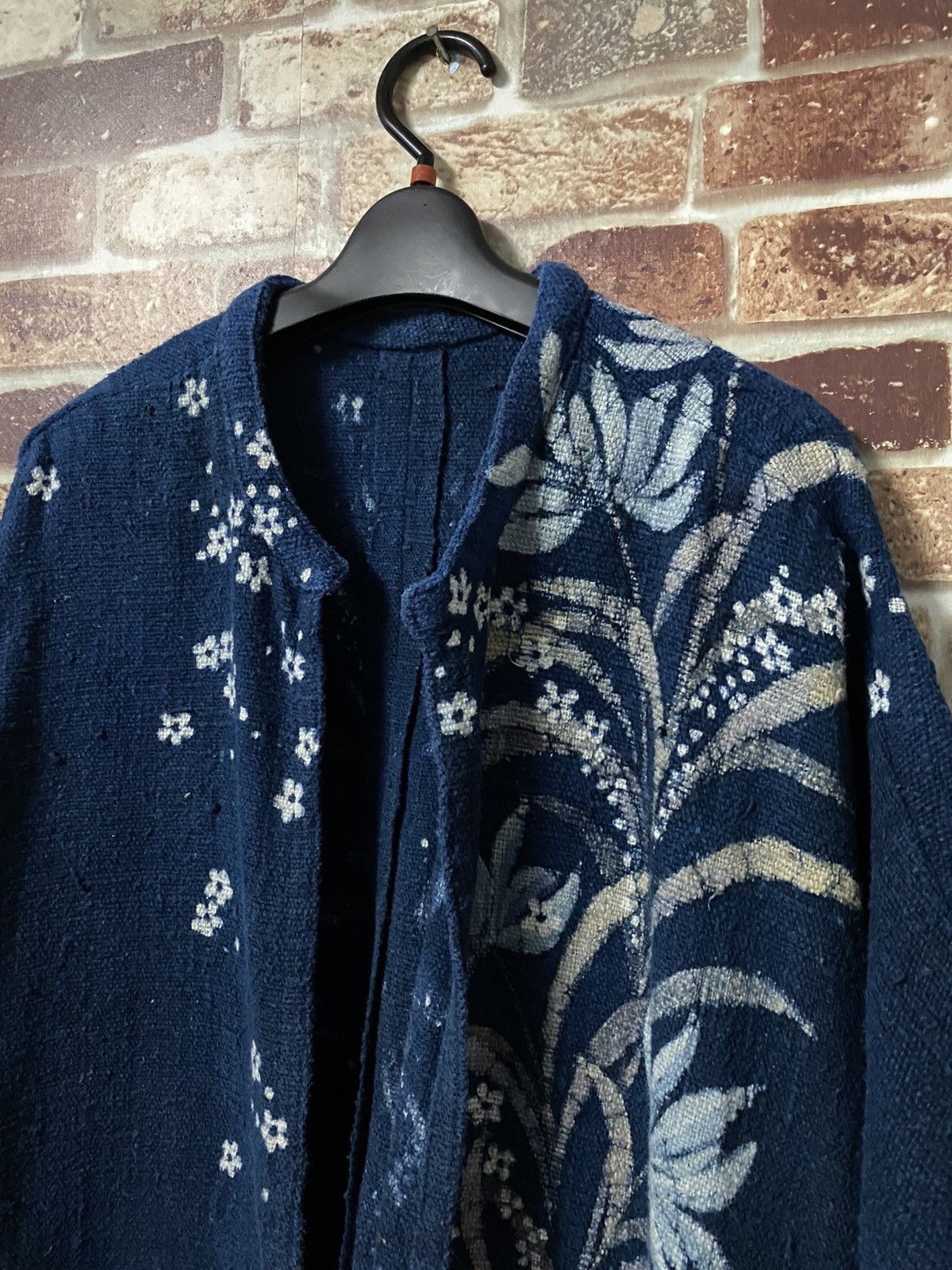 Indigo × Japanese Brand × Vintage VINTAGE INDIGO FLORAL DESIGN PONCHO STYLE Size US L / EU 52-54 / 3 - 4 Thumbnail