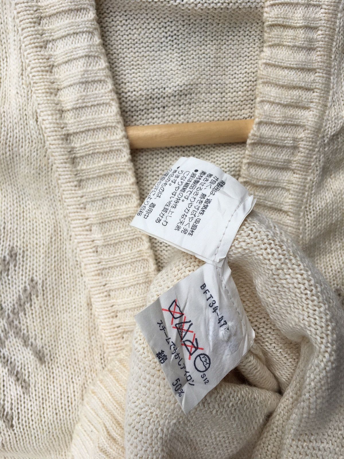 Burberry Vintage Burberry Knitted Vest Size US L / EU 52-54 / 3 - 10 Thumbnail