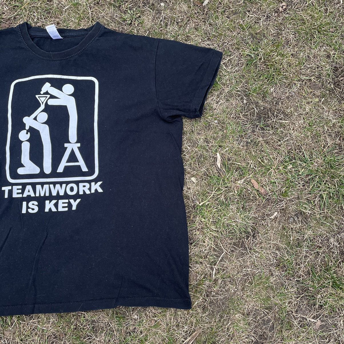 Vintage Vintage Y2K Graphic Tee Teamwork Is Key Faded Black Grunge L Size US L / EU 52-54 / 3 - 2 Thumbnail