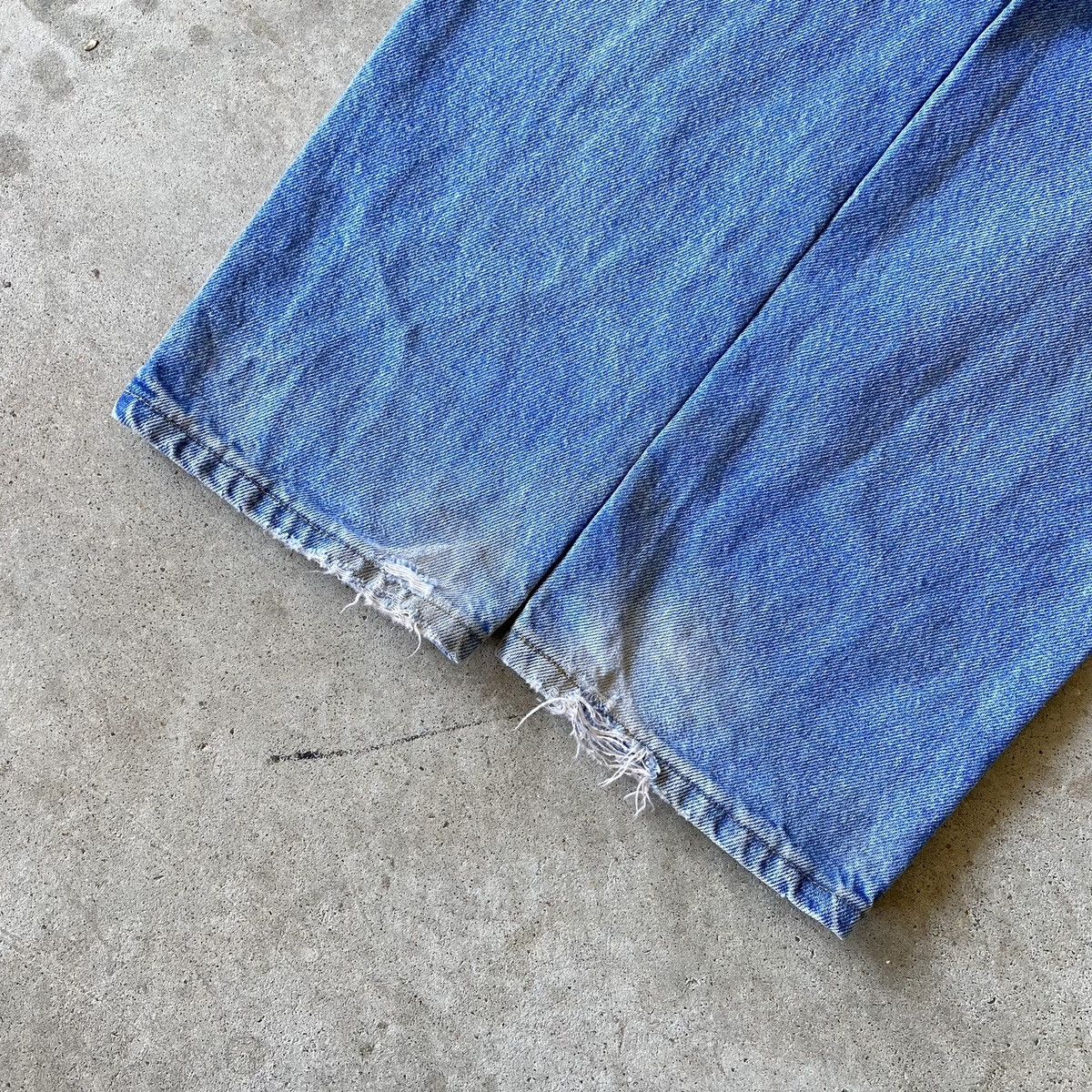Carhartt vintage Y2K CARHARTT Distressed Denim jeans Size US 33 - 14 Thumbnail