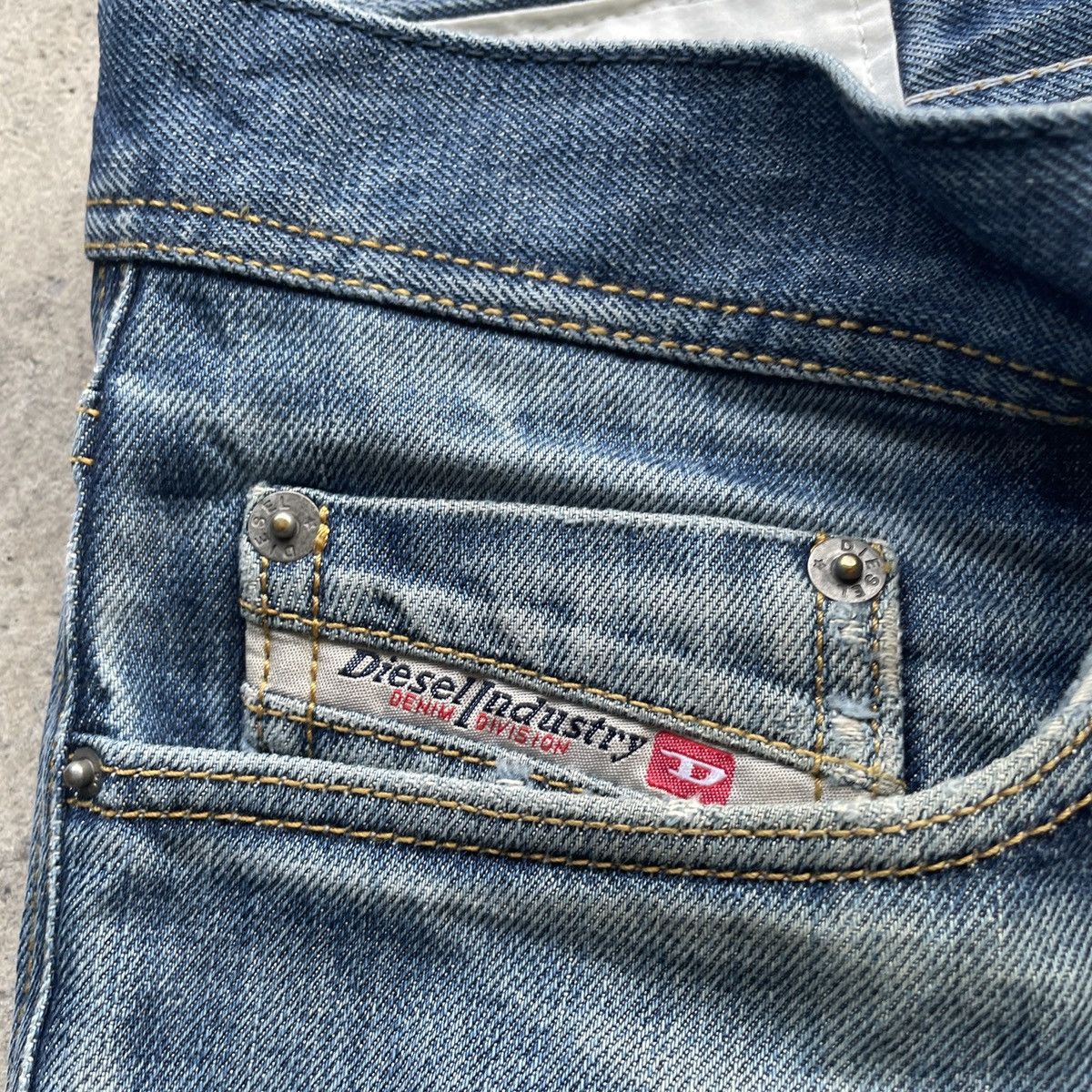 Diesel Vintage Diesel Industry Faded Denim Jeans Pants Fly Button Size US 33 - 9 Thumbnail