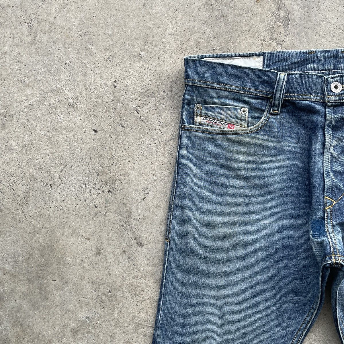 Diesel Vintage Diesel Industry Faded Denim Jeans Pants Fly Button Size US 33 - 5 Thumbnail