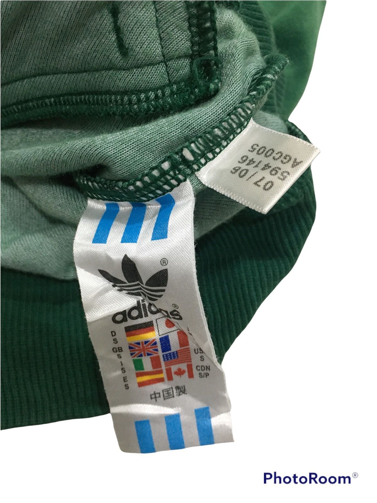Adidas Adidas Velvet Zip up Sweater repro Size US S / EU 44-46 / 1 - 5 Thumbnail
