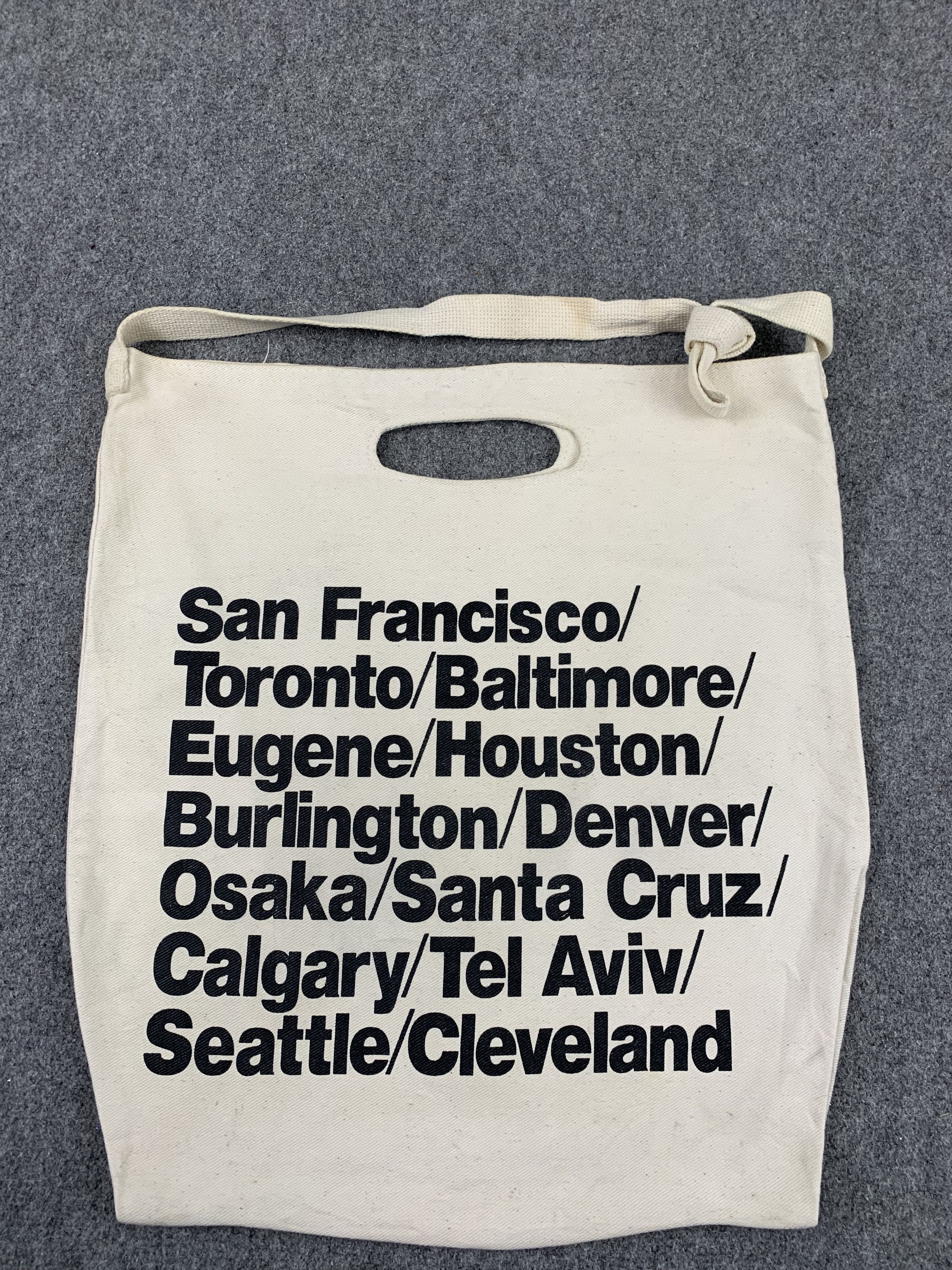 Japanese Brand × Vintage Japanese Brand Crossbody Totebag Size ONE SIZE - 1 Thumbnail