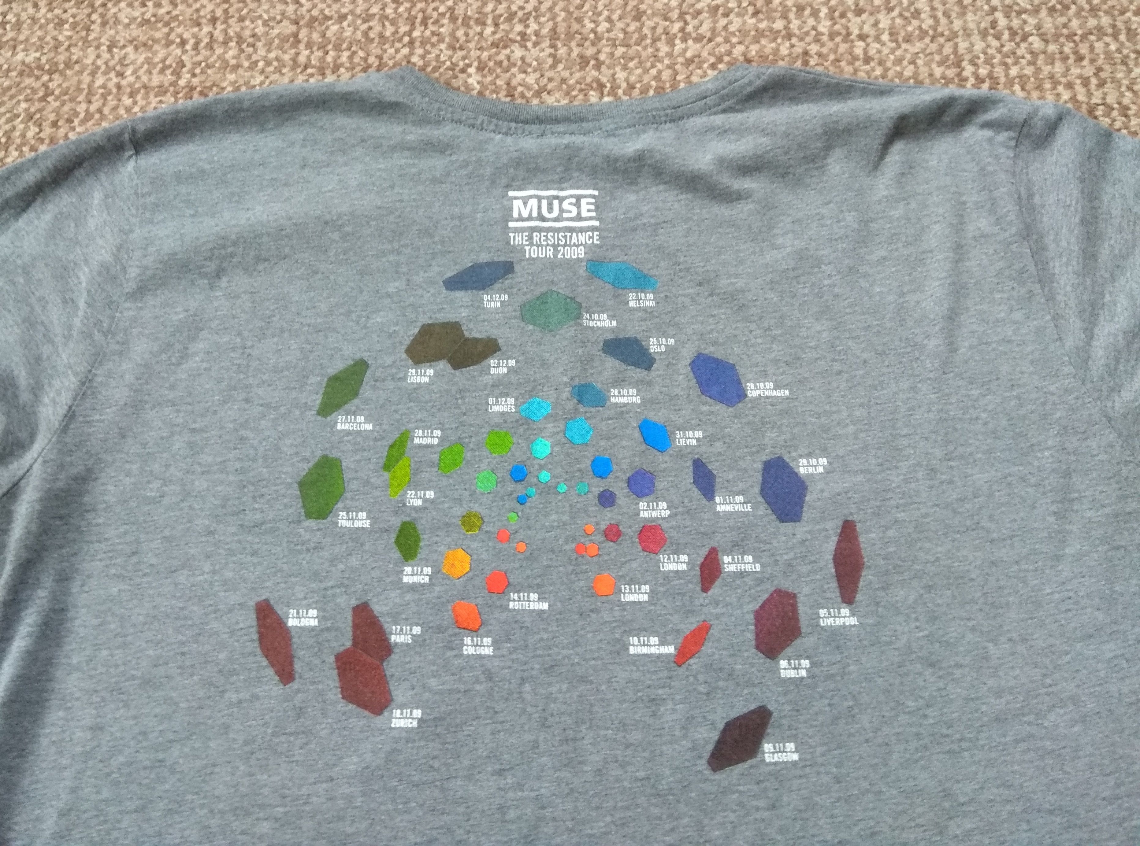Band Tees × Vintage Muse The Resistance 2009 Tour Tee Band size L Size US L / EU 52-54 / 3 - 3 Thumbnail