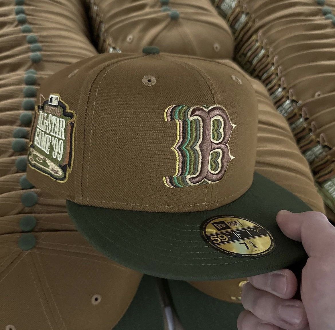 MLB × MyFitteds × New Era 71/8 MyFitteds Barret Final Fantasy Boston Red Sox Cascading Size ONE SIZE - 8 Thumbnail