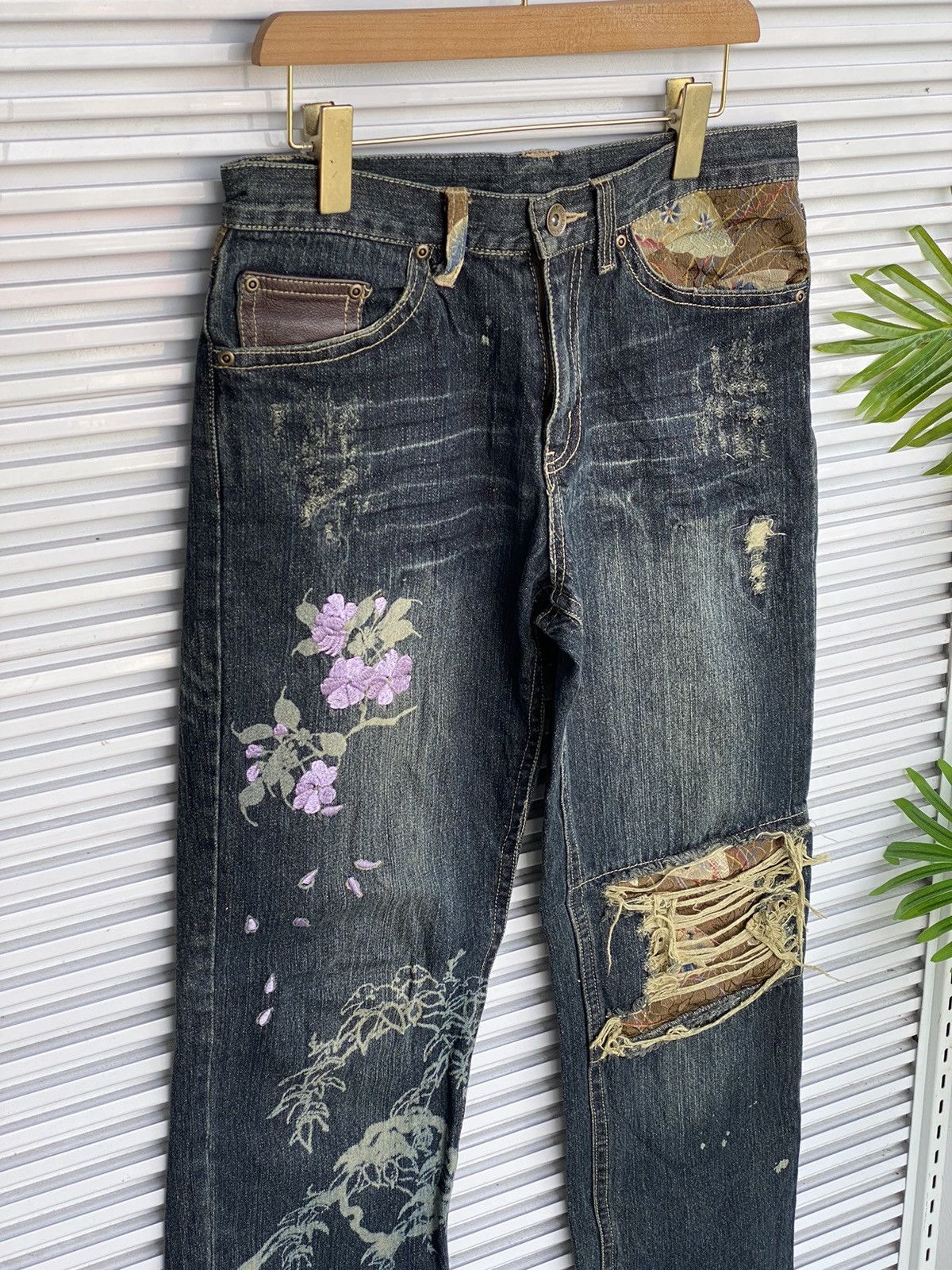 Japanese Brand Vintage Sukajan Floral Embroidered Denim Size US 32 / EU 48 - 1 Thumbnail
