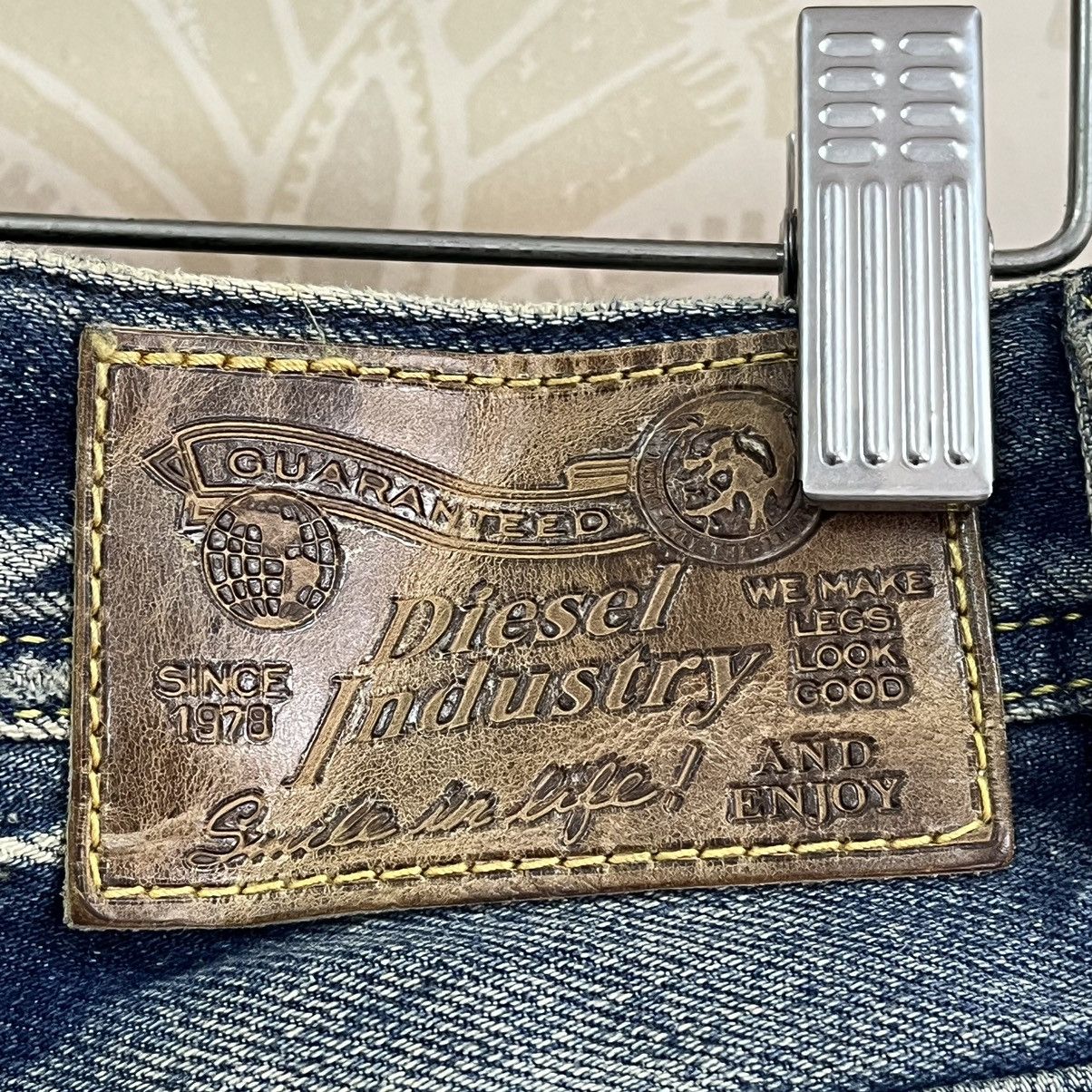 Diesel × Vintage Vintage Diesel Distressing Denim Viker Made In Italy Size US 29 - 15 Thumbnail