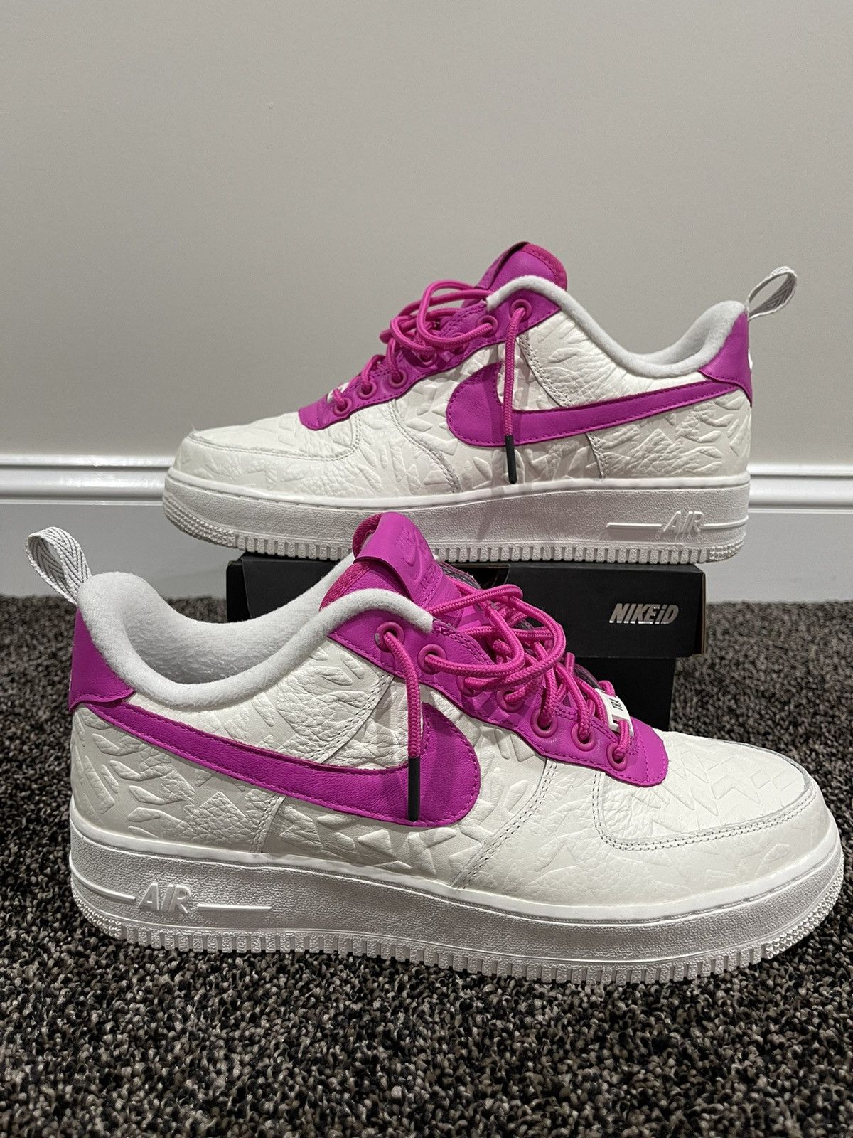 Nike Nike iD Air Force 1 Low White / Pink Size US 10 / EU 43 - 1 Thumbnail