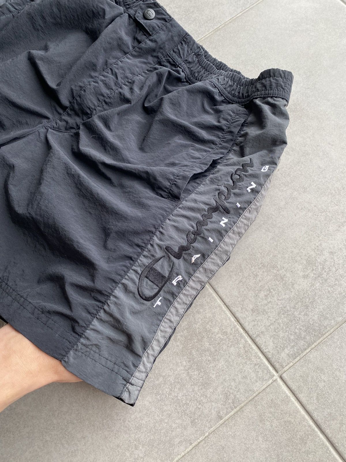 Champion Vintage Champion Shorts Size US 34 / EU 50 - 2 Thumbnail