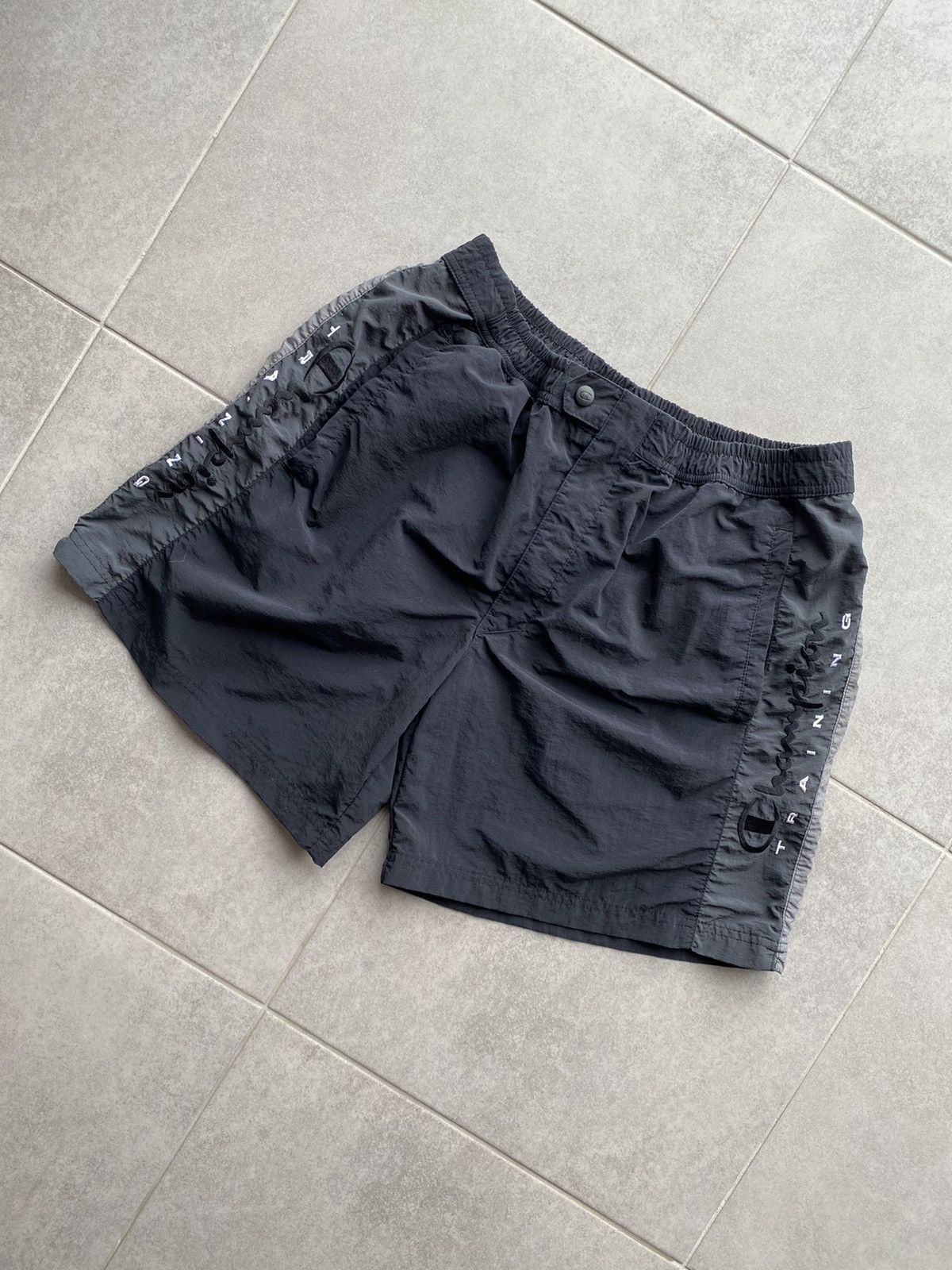 Champion Vintage Champion Shorts Size US 34 / EU 50 - 3 Thumbnail
