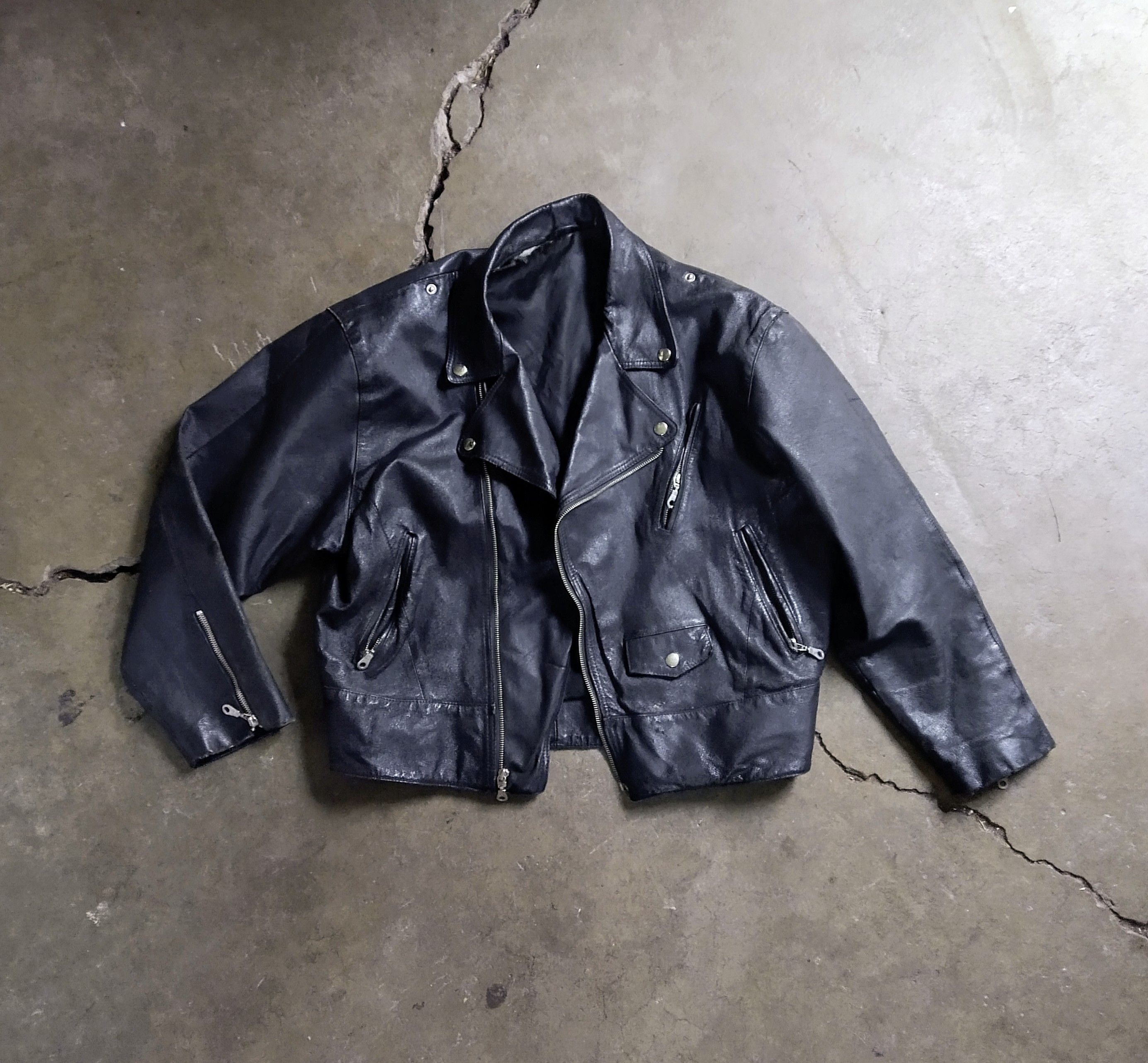 Genuine Leather Vintage Leather Motorcycle Jacket Biker Large Black Zip FLAW Size US L / EU 52-54 / 3 - 1 Thumbnail