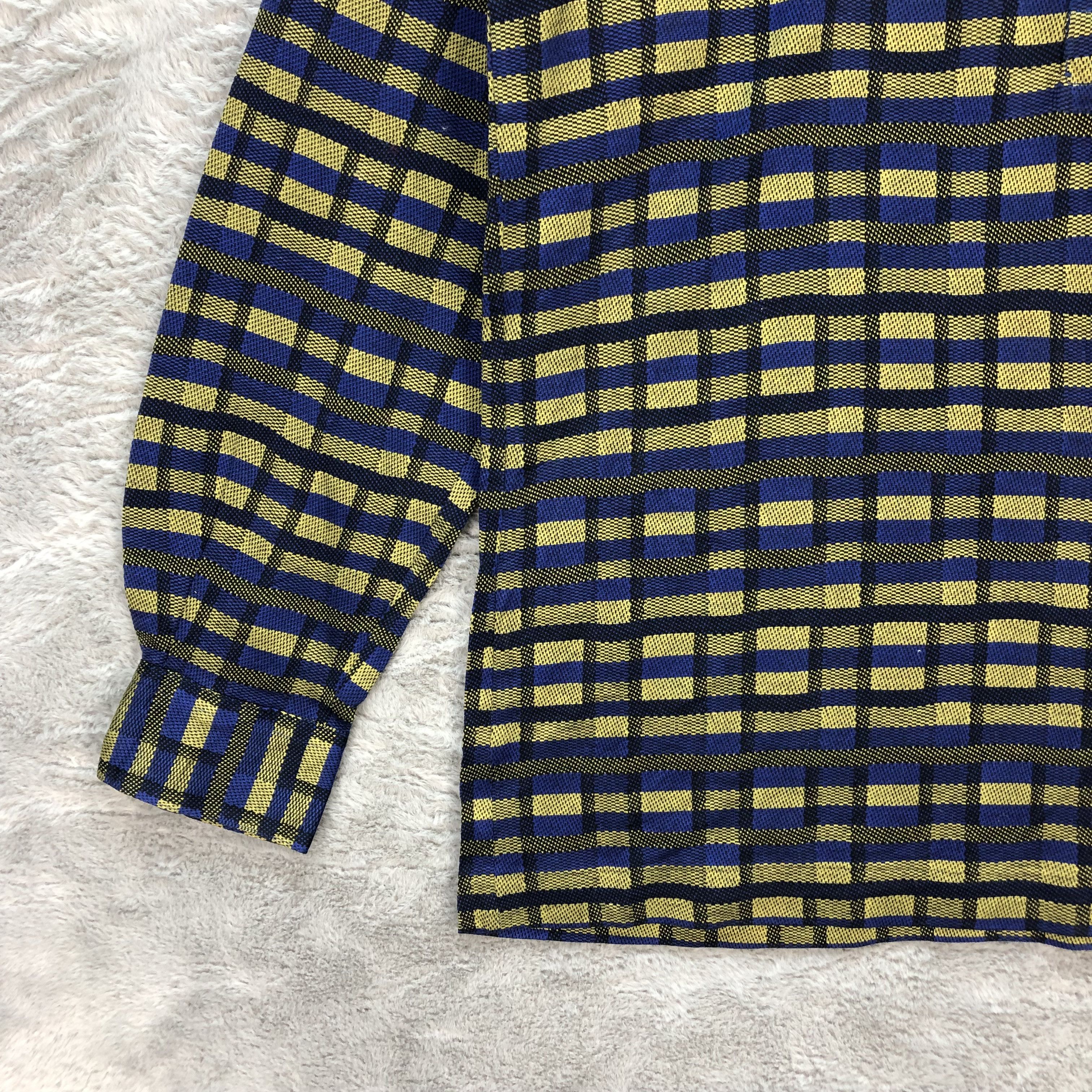 Yves Saint Laurent VINTAGE YSL CHECKED LONG SLEEVE POLO SHIRT #6336-63 Size US M / EU 48-50 / 2 - 5 Thumbnail