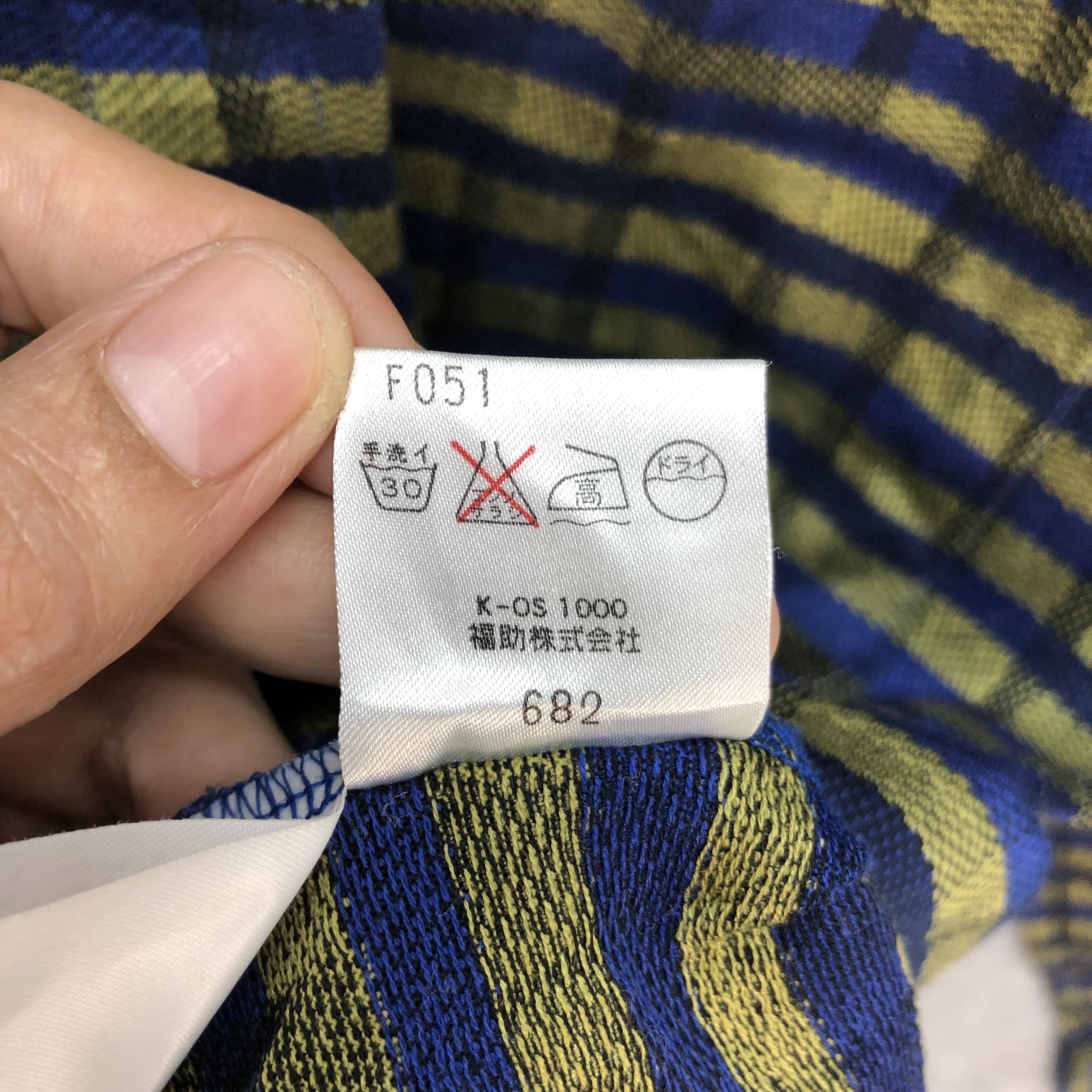 Yves Saint Laurent VINTAGE YSL CHECKED LONG SLEEVE POLO SHIRT #6336-63 Size US M / EU 48-50 / 2 - 11 Thumbnail
