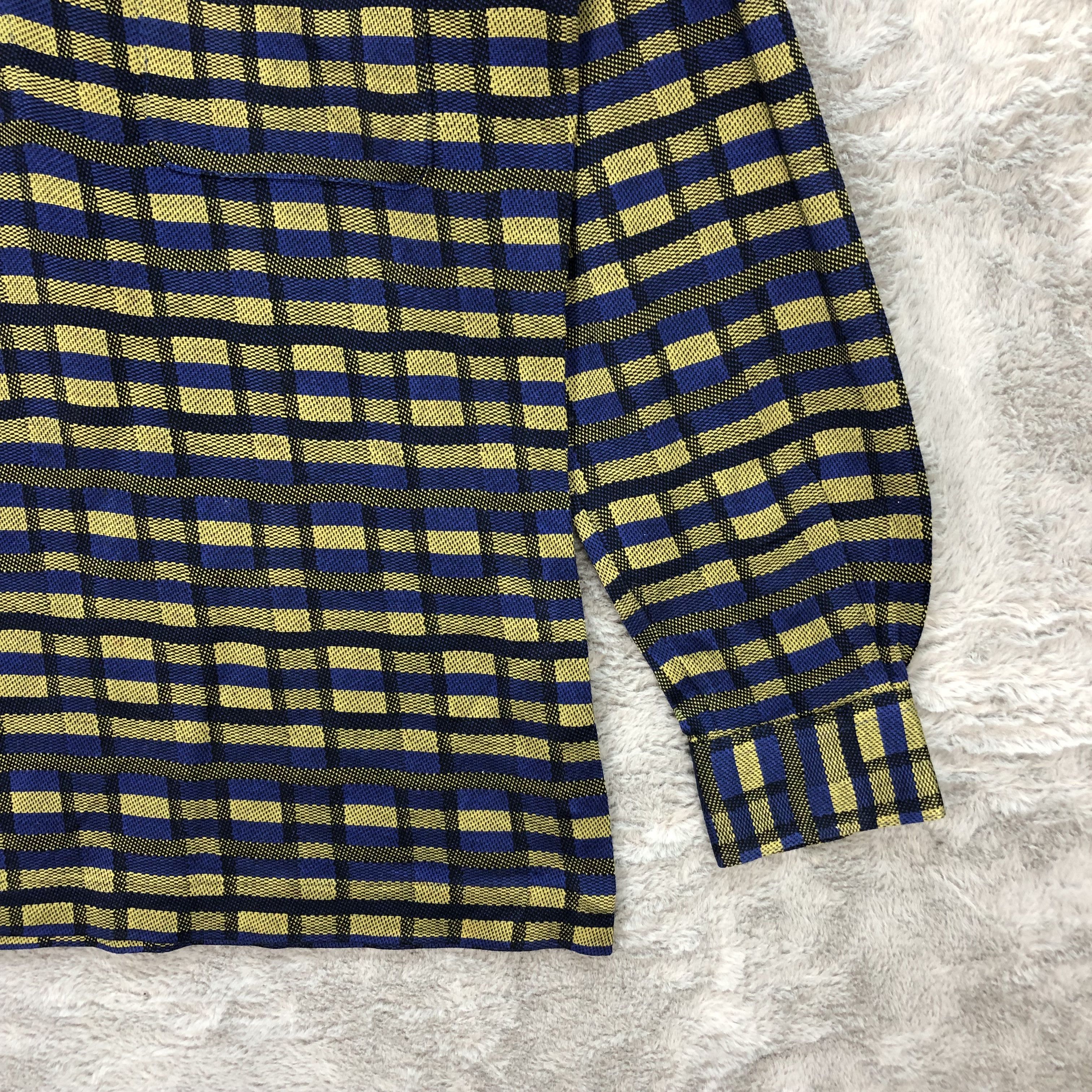 Yves Saint Laurent VINTAGE YSL CHECKED LONG SLEEVE POLO SHIRT #6336-63 Size US M / EU 48-50 / 2 - 6 Thumbnail