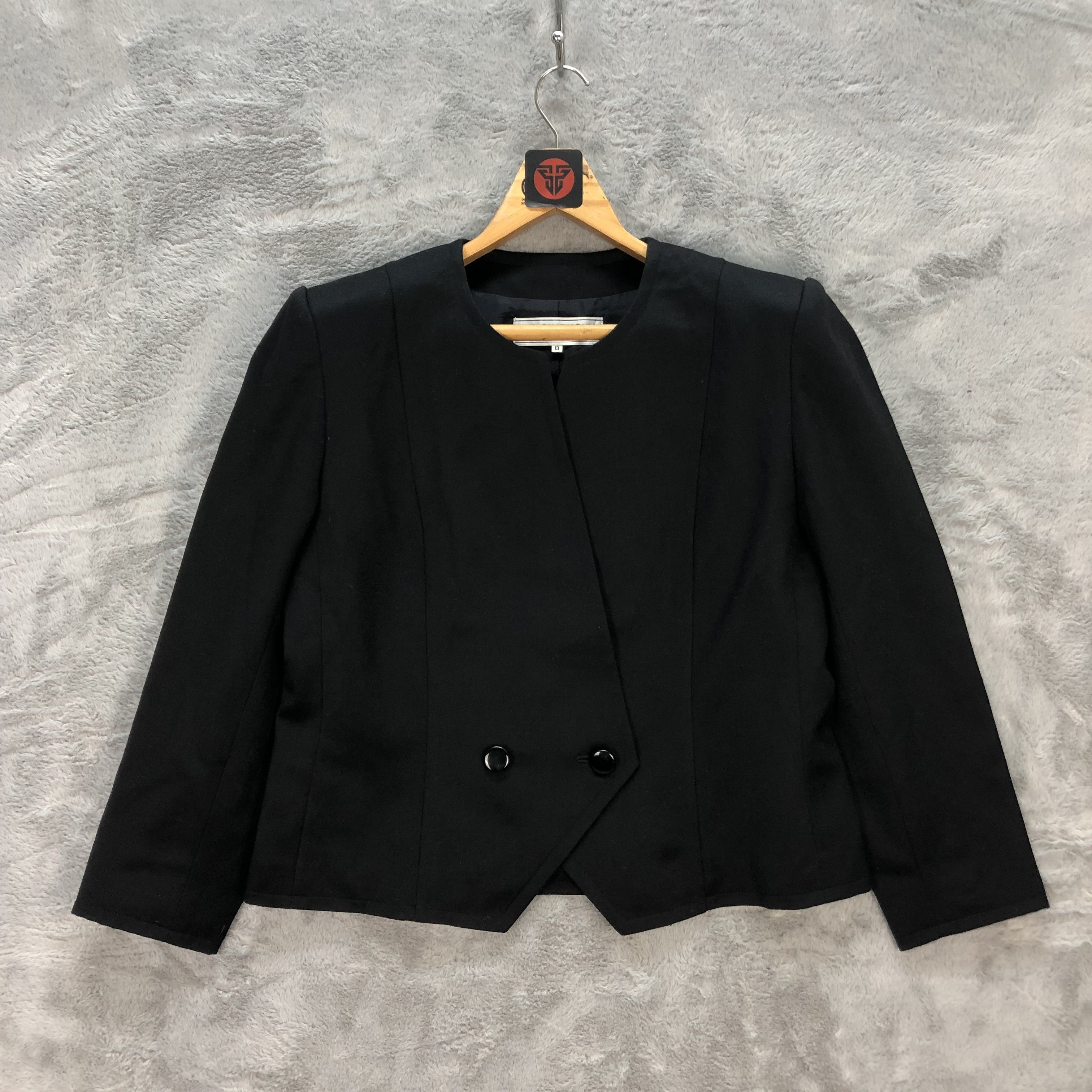 image of Givenchy Glamour Cropped Jacket 6281-58 in Black, Women's (Size Medium)