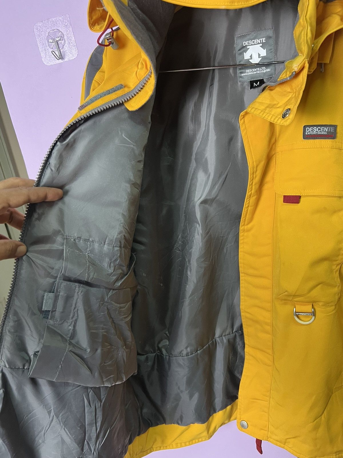 Descente 🔥Yellow Descente Skiing Jackets Size US M / EU 48-50 / 2 - 11 Thumbnail