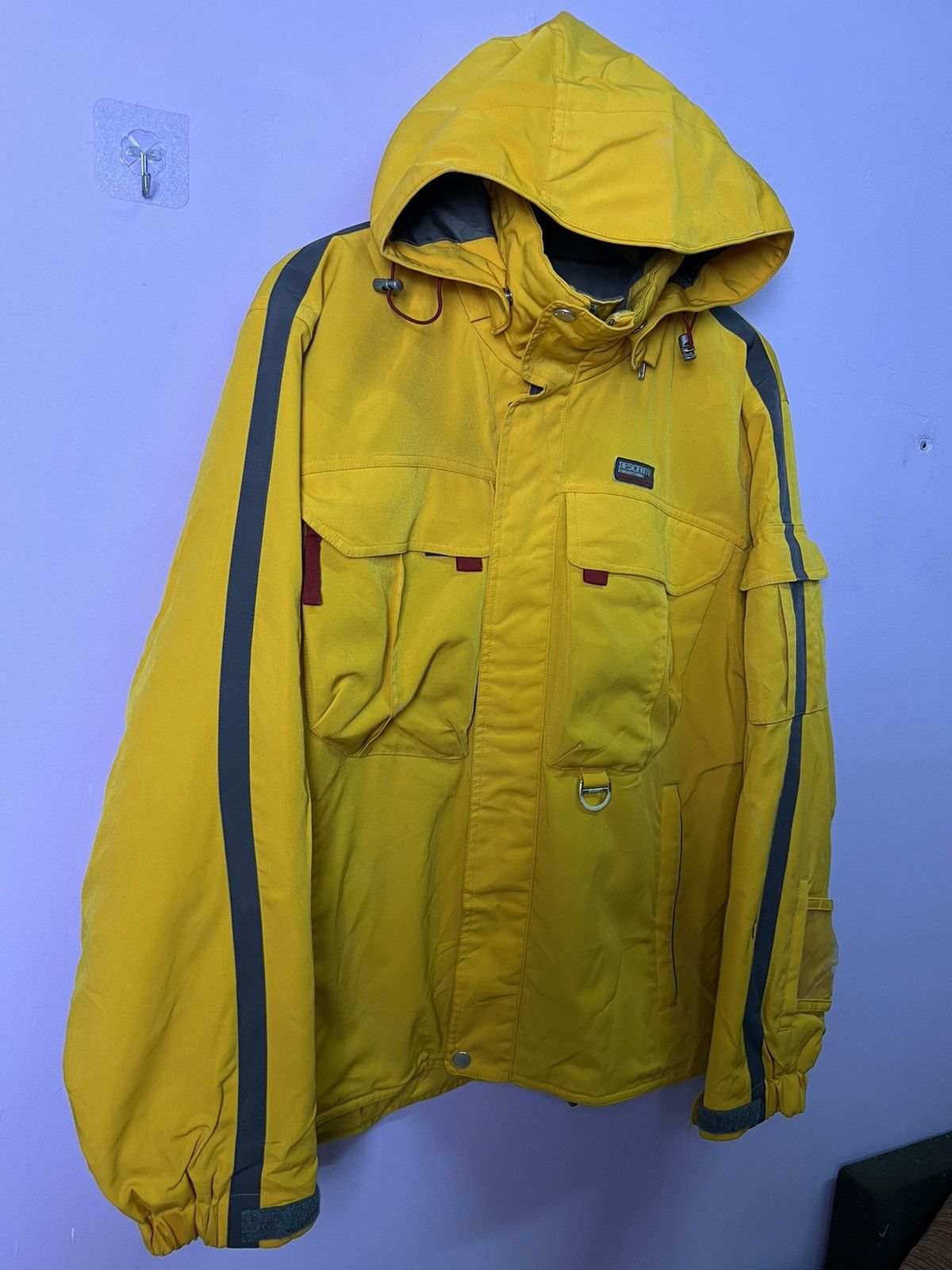 Descente 🔥Yellow Descente Skiing Jackets Size US M / EU 48-50 / 2 - 3 Thumbnail