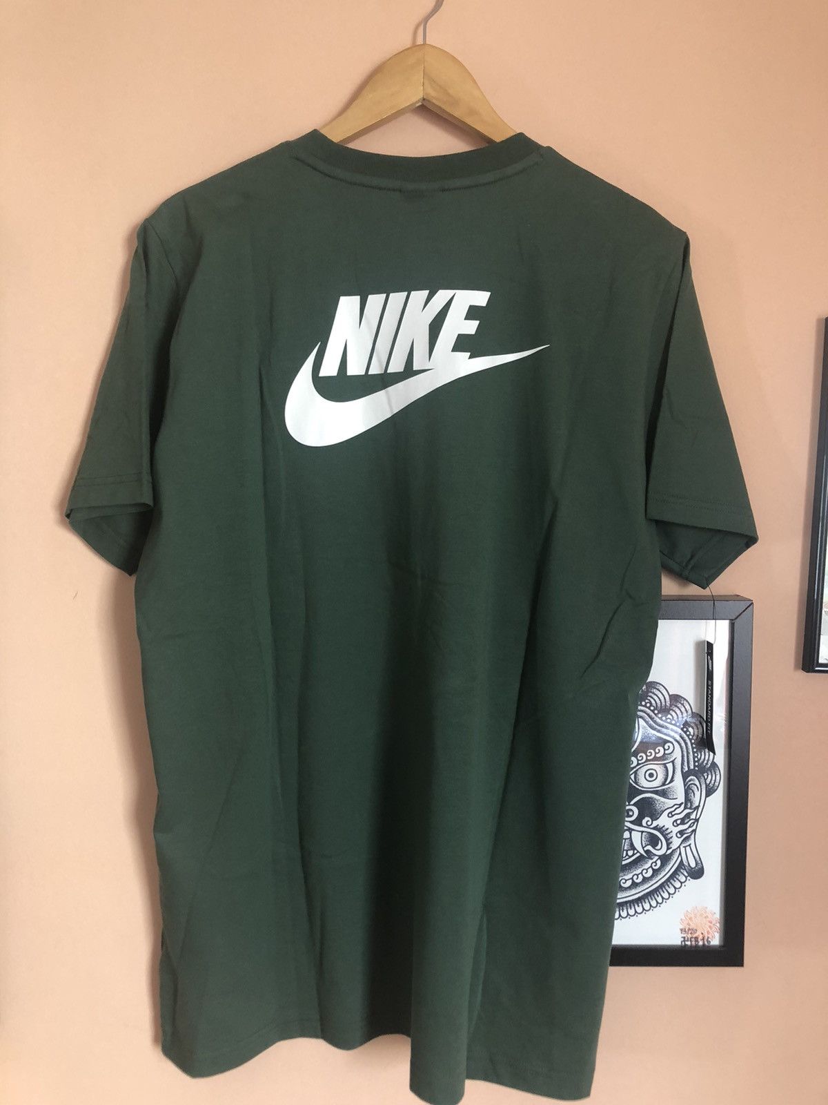Nike Strangers Things X Nike Hawkins High School t-shirt Size US L / EU 52-54 / 3 - 3 Thumbnail