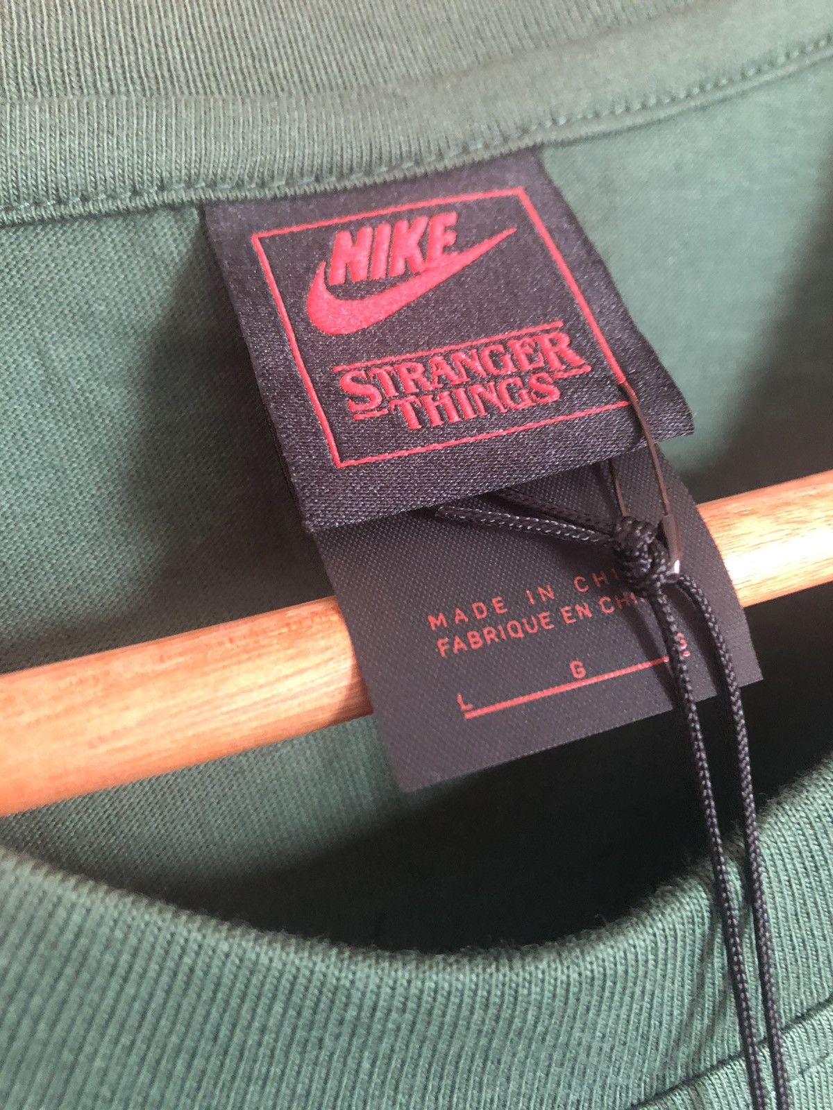 Nike Strangers Things X Nike Hawkins High School t-shirt Size US L / EU 52-54 / 3 - 4 Thumbnail