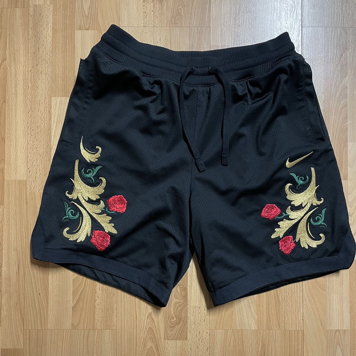 Lebron kith shorts best sale