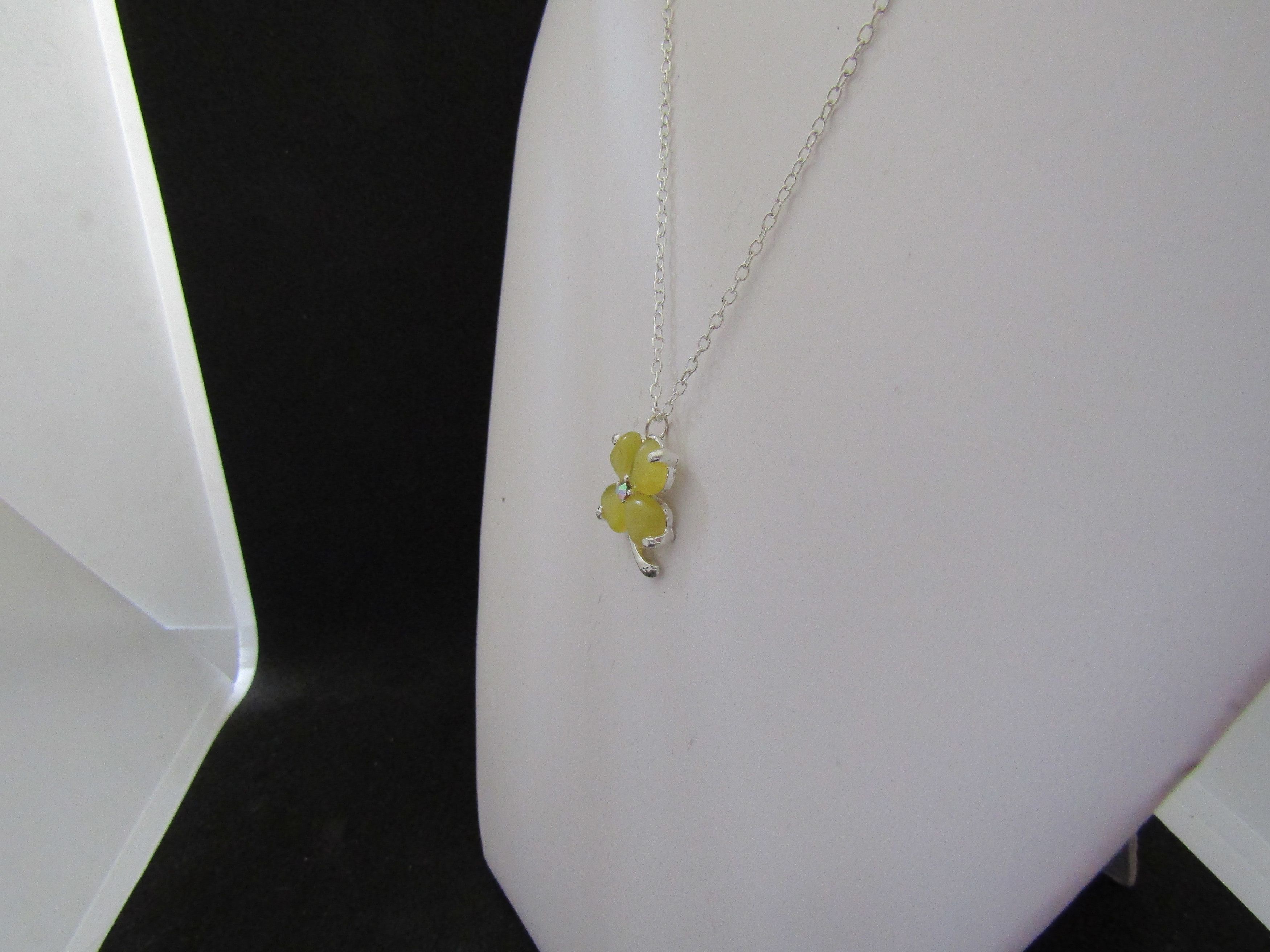 Jewelry Yellow Four Leaf Clover Chain Necklace Size ONE SIZE - 2 Thumbnail