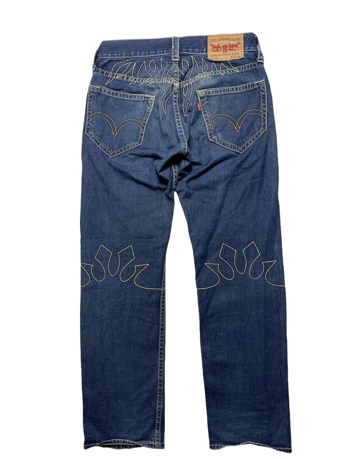 Levi's Levi's Lot 901 Fire Embroidered Jeans Size US 32 / EU 48 - 1 Thumbnail