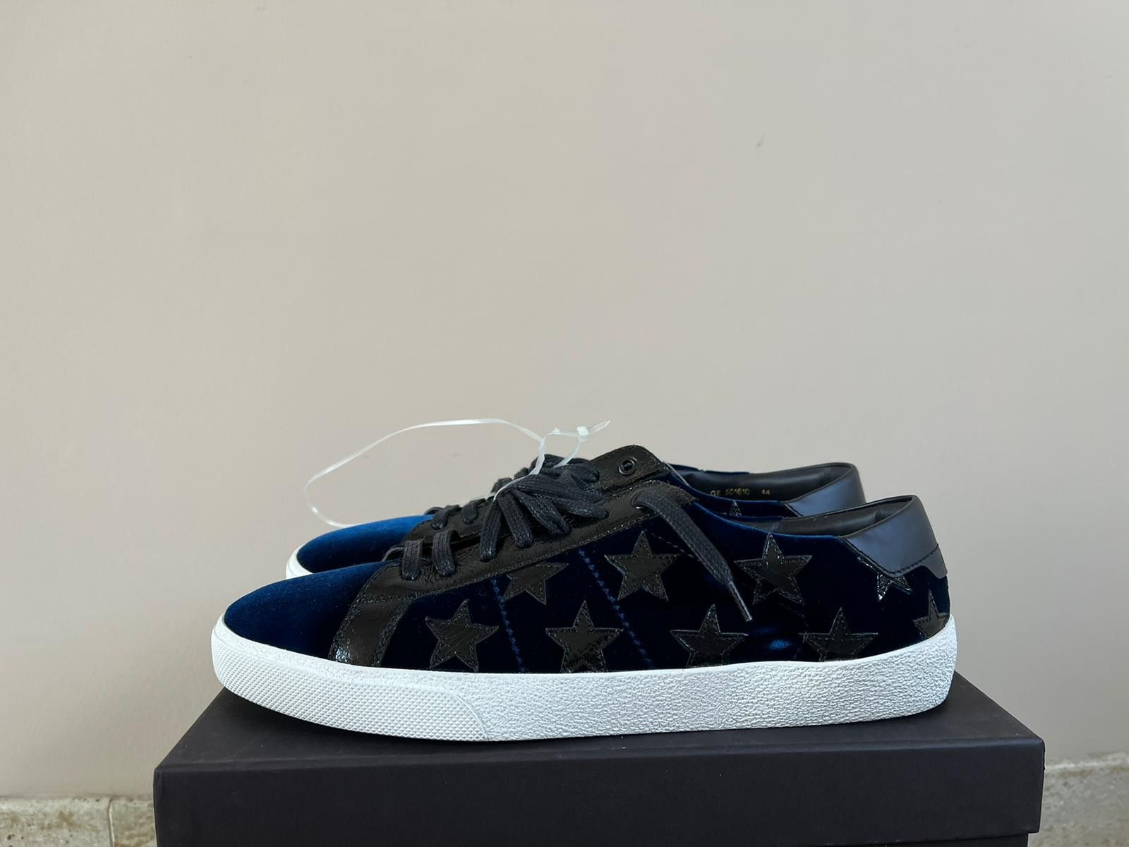 Saint Laurent Paris Velvet Court Classics in Black Size US 11 / EU 44 - 1 Thumbnail