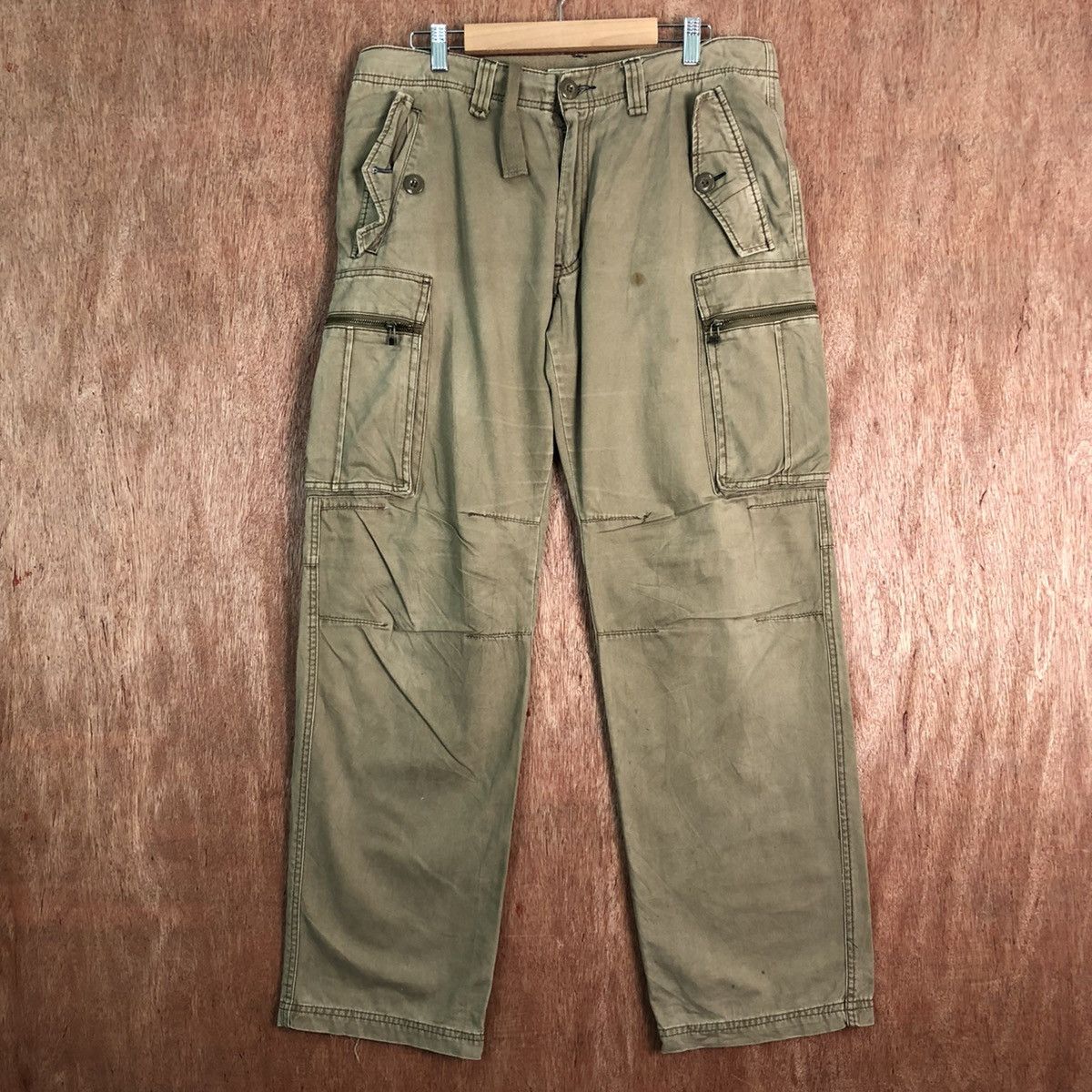 image of Vintage Oilcake Multipocket Tactical Distressed Cargo Pants C216 in Brown, Men's (Size 33)