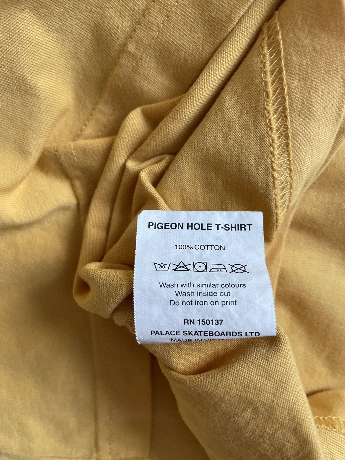 Palace Palace Pigeon Hole T-Shirt Size US L / EU 52-54 / 3 - 5 Thumbnail