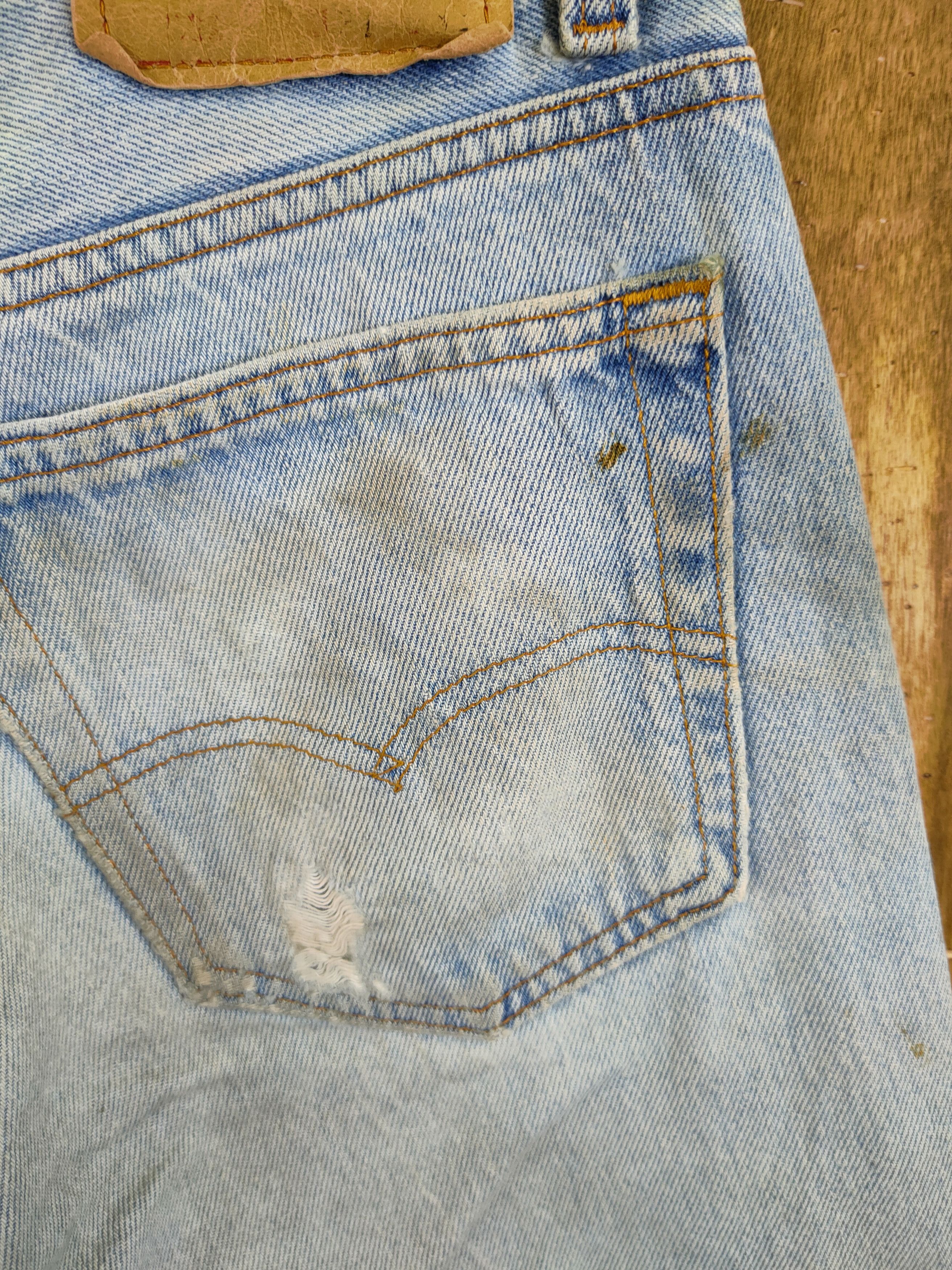 Levi's Levis distressed vintage faded denim pants #46-693 Size US 30 / EU 46 - 14 Thumbnail