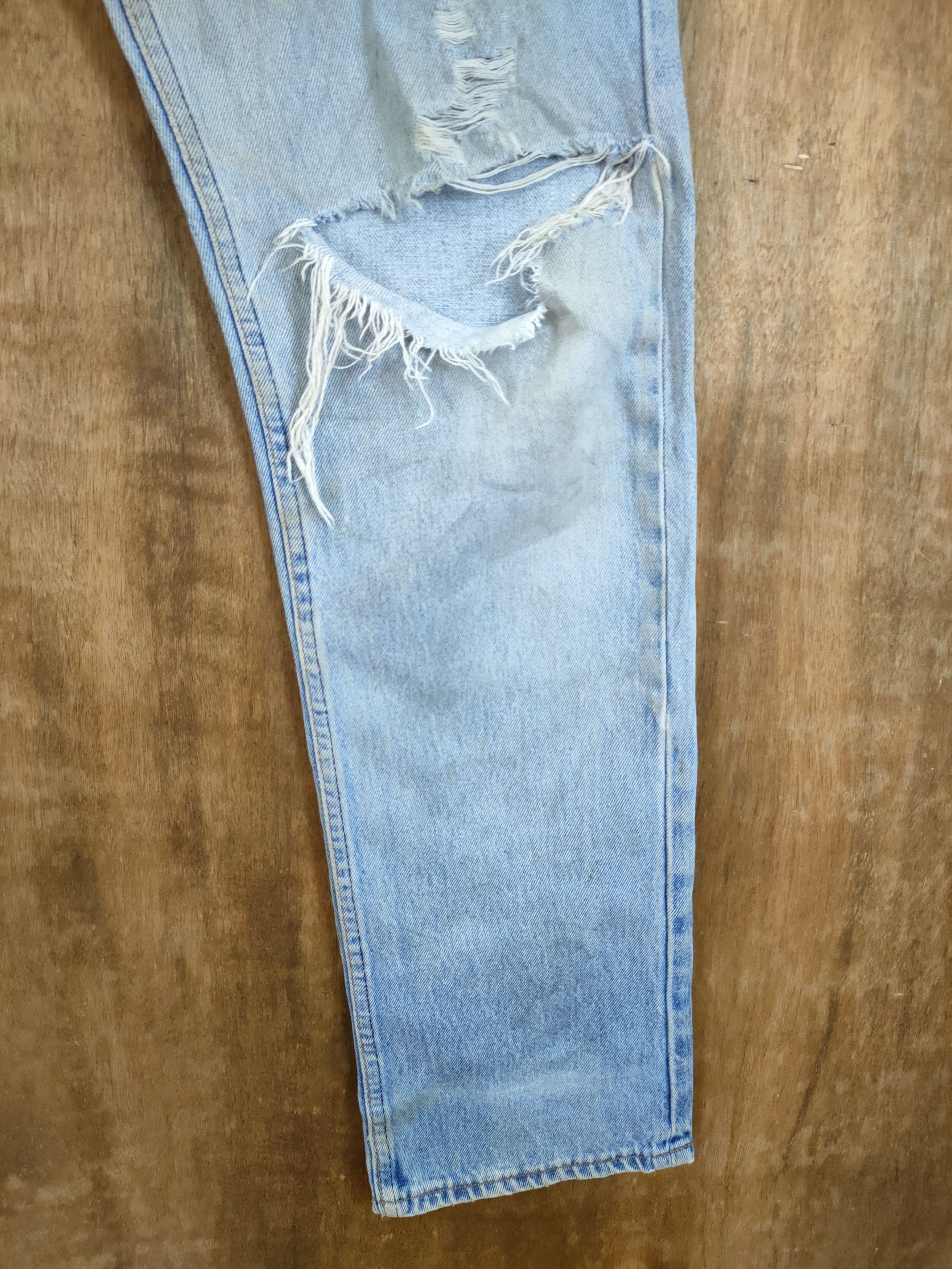 Levi's Levis distressed vintage faded denim pants #46-693 Size US 30 / EU 46 - 2 Thumbnail