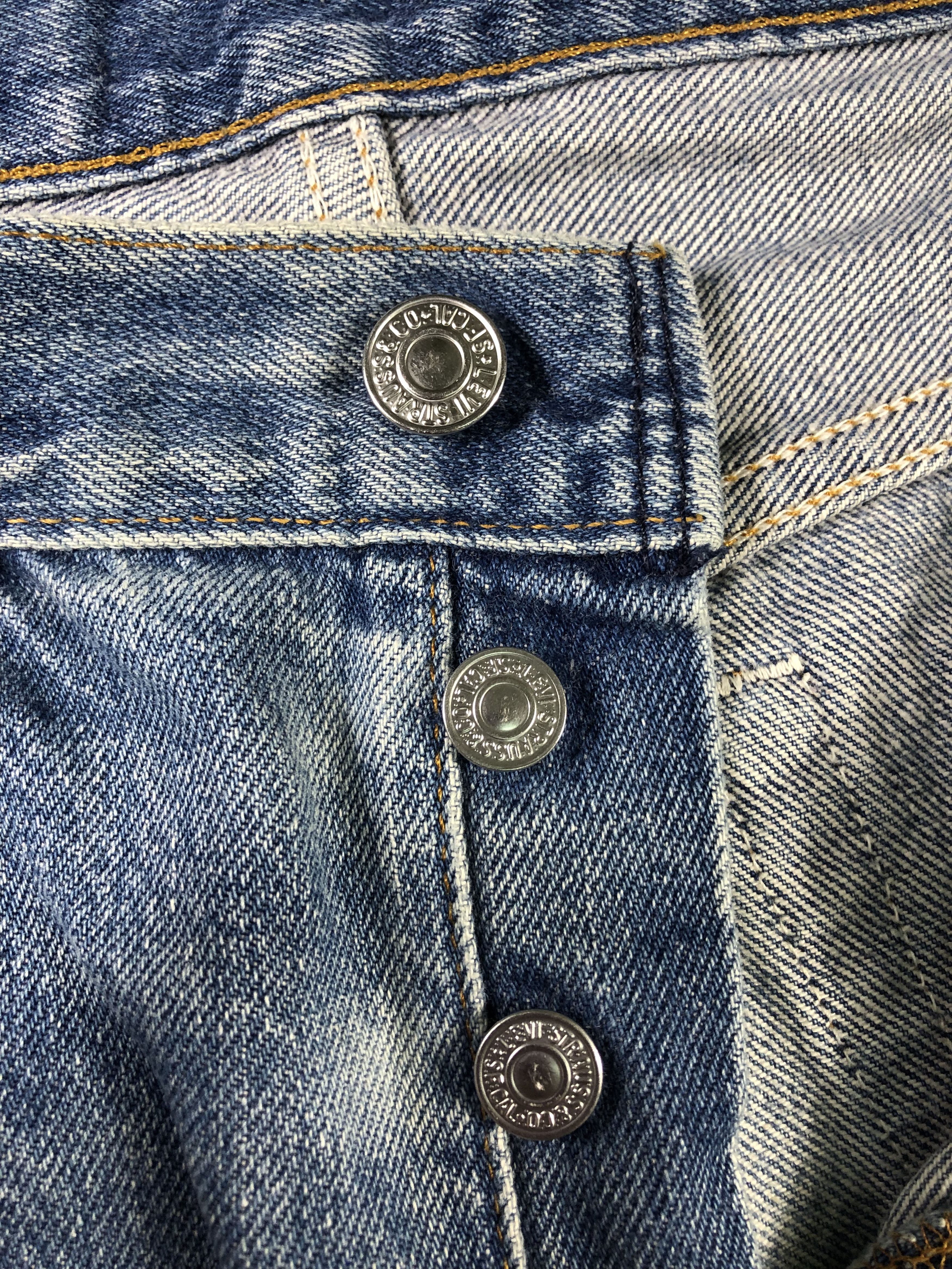 Wash Blue Vintage Levis 501 Short Jeans 30x14