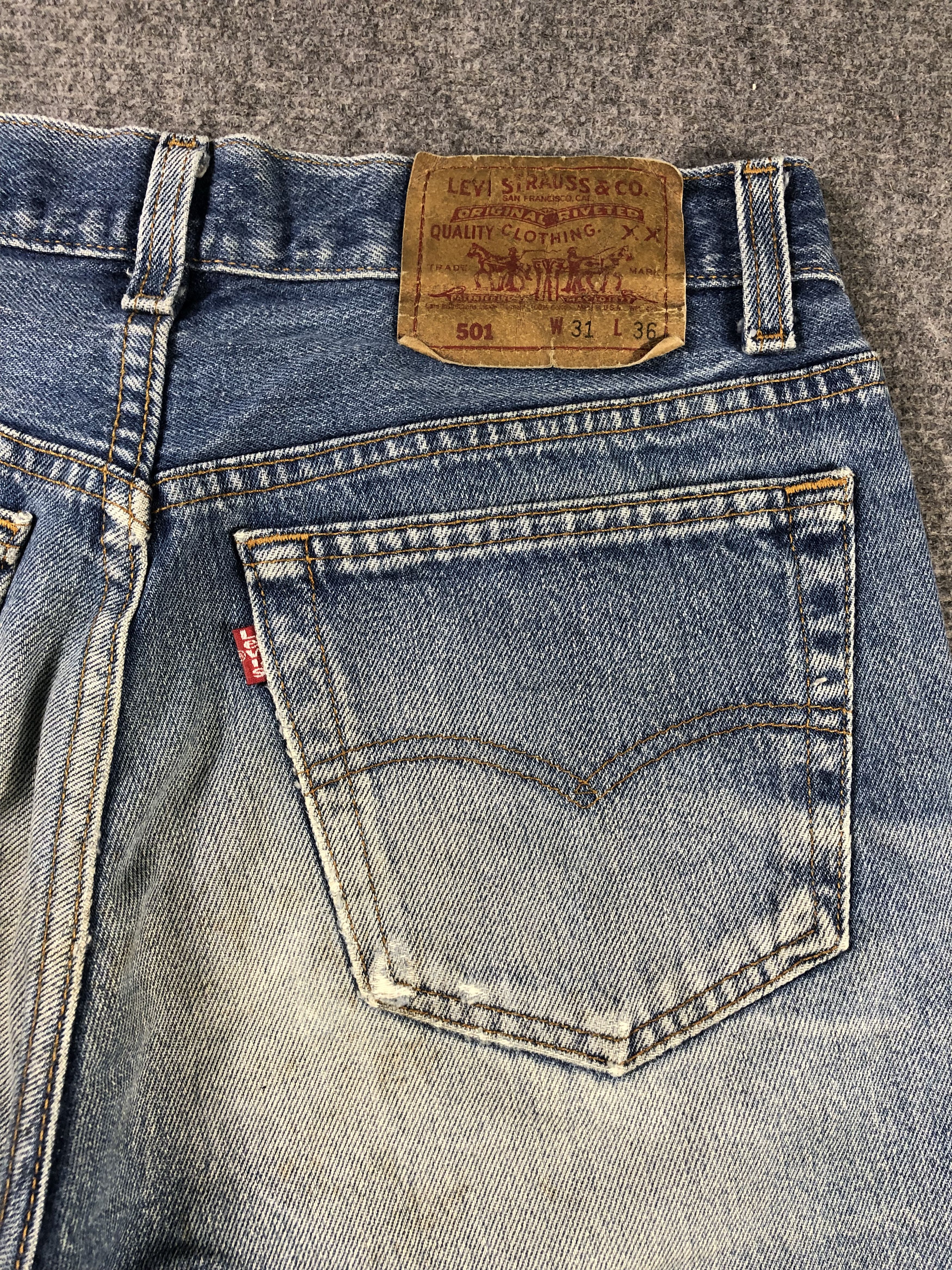 Wash Blue Vintage Levis 501 Short Jeans 30x14