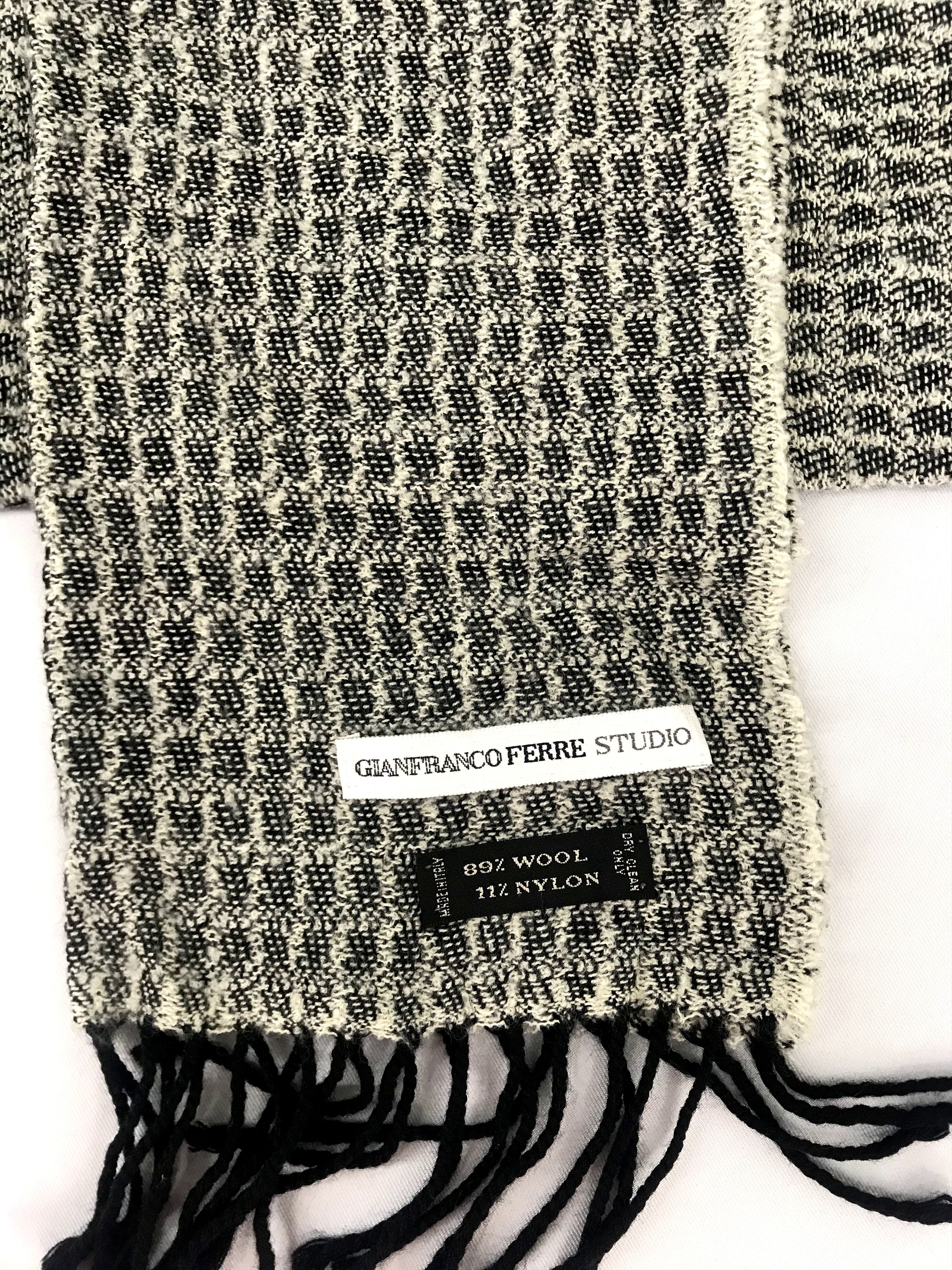 Gianfranco Ferre Gianfranco Ferre Scarf Muffler Shawl Blanket Size ONE SIZE - 1 Thumbnail