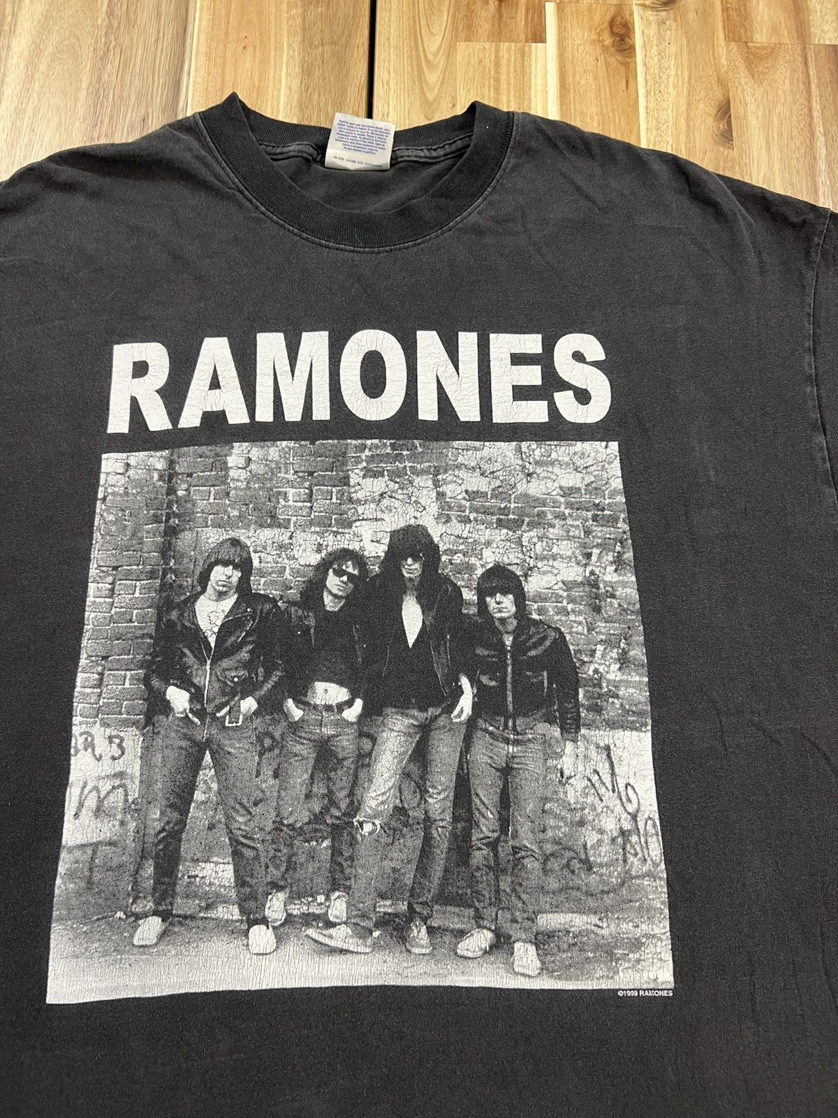 Band Tees Vintage 90’s Distressed Ramones Punk Rock Band Tee Shirt Size US XL / EU 56 / 4 - 2 Thumbnail
