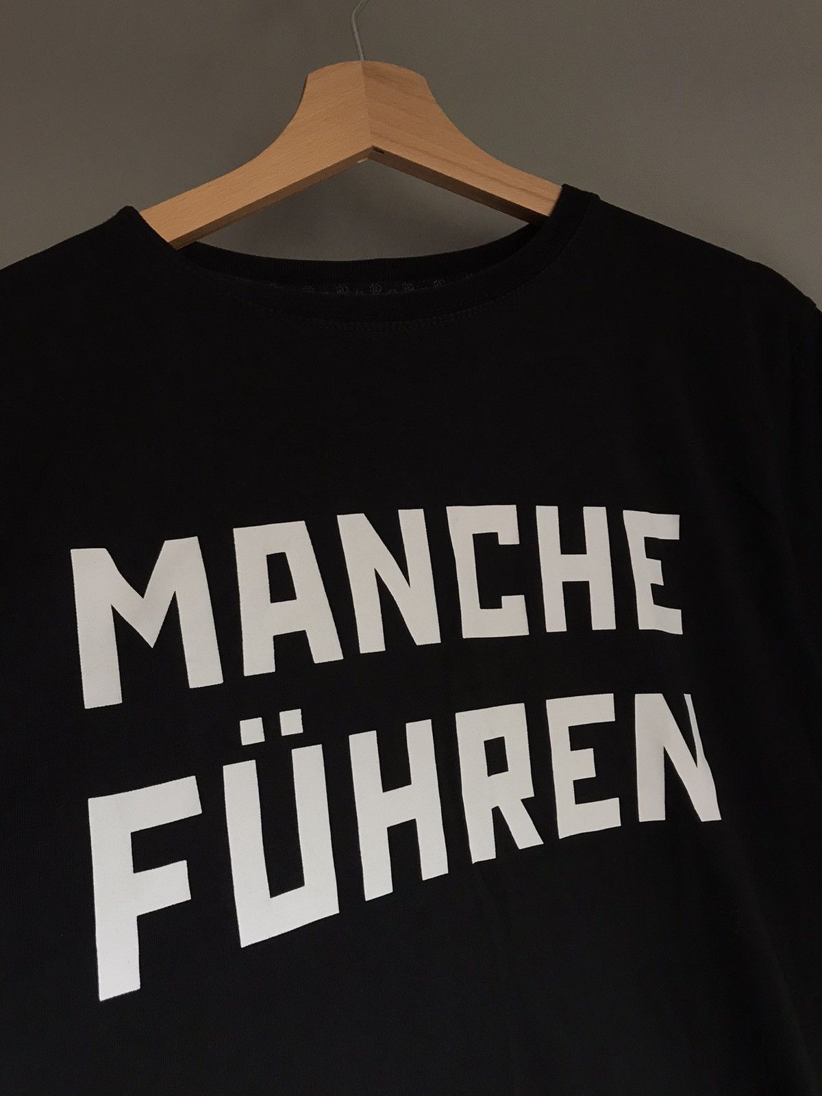 Band Tees RAMMSTEIN MANCHE FUHREN Official Merch T-shirt Size US M / EU 48-50 / 2 - 3 Thumbnail