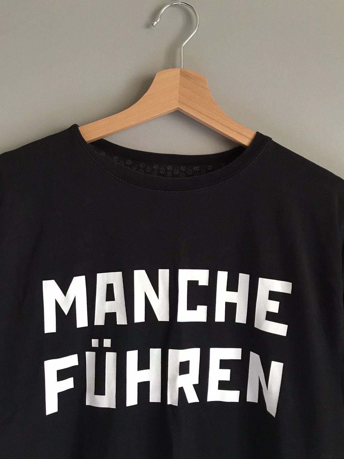Band Tees RAMMSTEIN MANCHE FUHREN Official Merch T-shirt Size US M / EU 48-50 / 2 - 2 Thumbnail