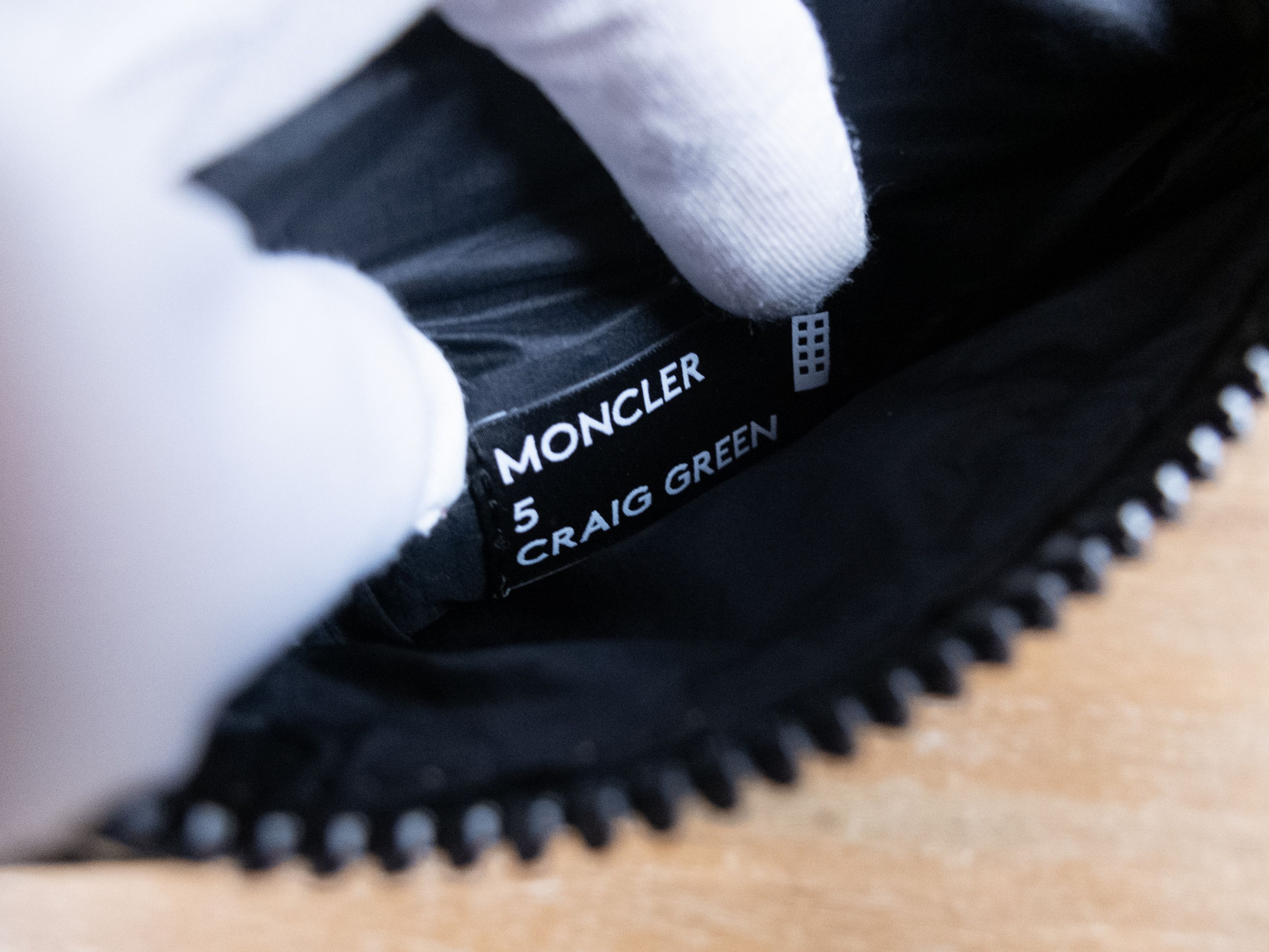 Moncler MONCLER Genius 5 Craig Green black logo messenger neck bag Size ONE SIZE - 9 Thumbnail