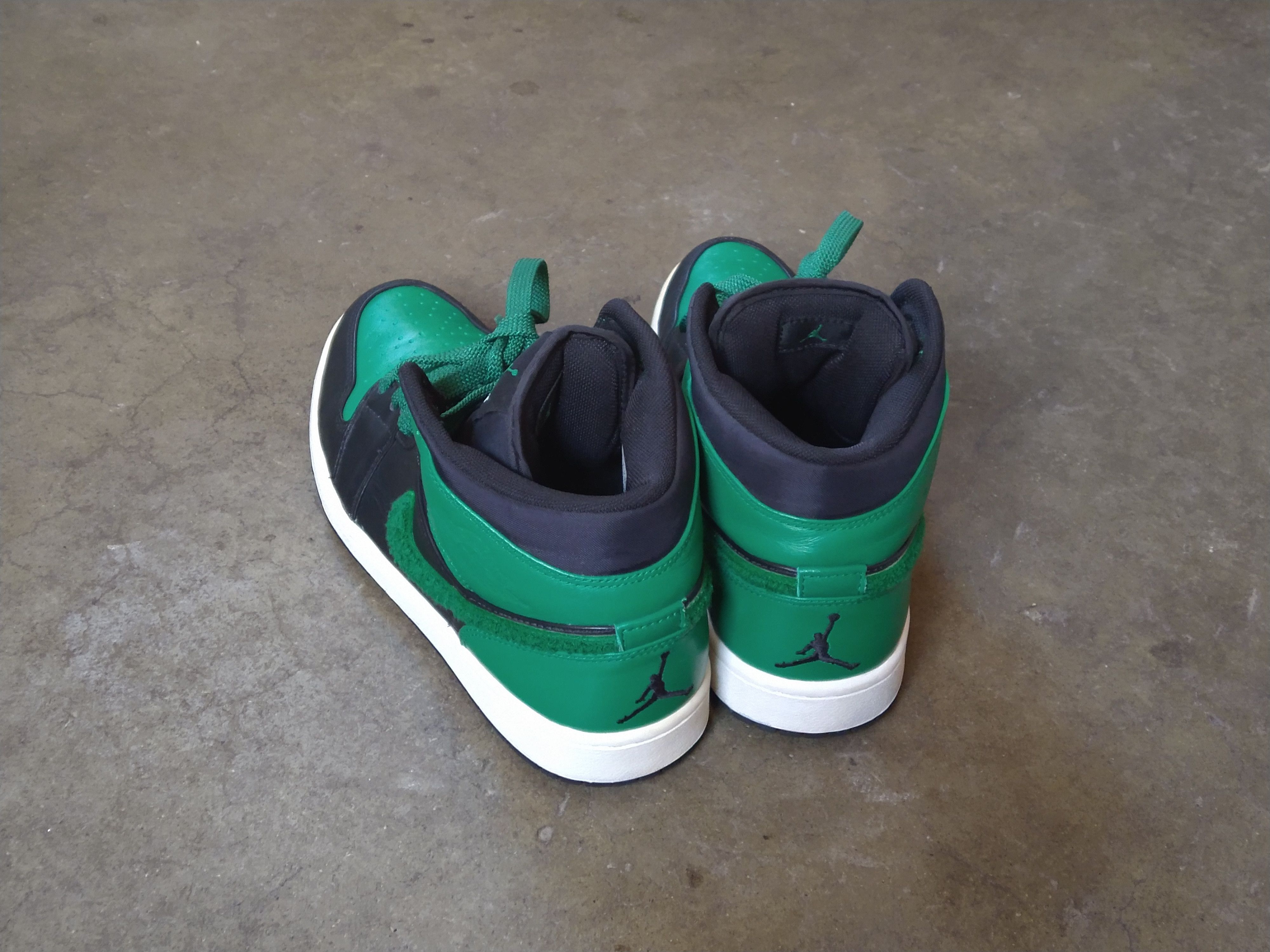 Jordan Brand Nike Air Jordan 1 Phat Premier Size 10 Celtics 375173-031 Size US 10 / EU 43 - 13 Thumbnail