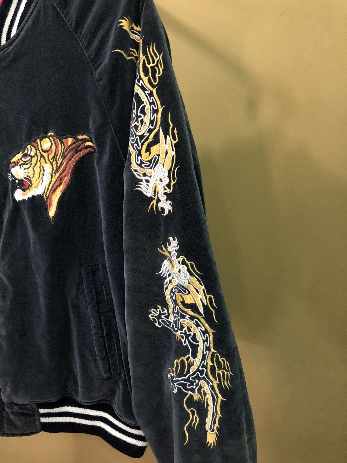 Other Sukajan Japan Yokosuka Embroidery Souvenirs Velvet Jacket Size US M / EU 48-50 / 2 - 4 Thumbnail