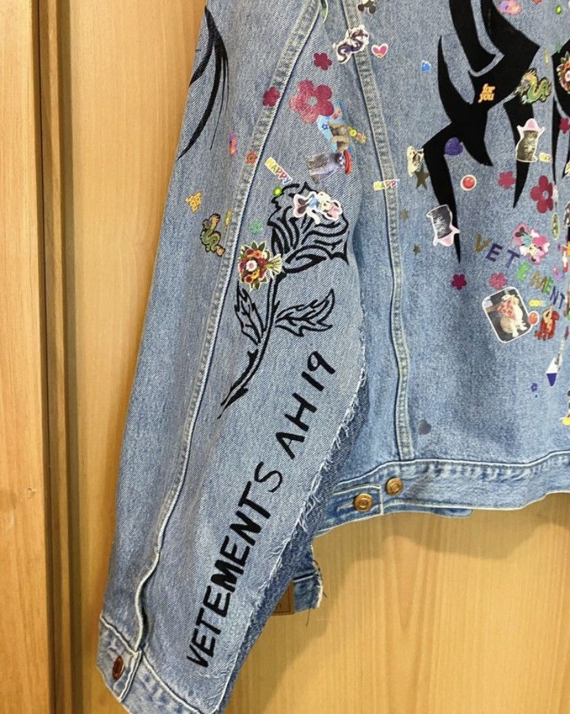 Vetements Tribal Sticker Lil Uzi Vert Denim Jacket Size US S / EU 44-46 / 1 - 5 Thumbnail