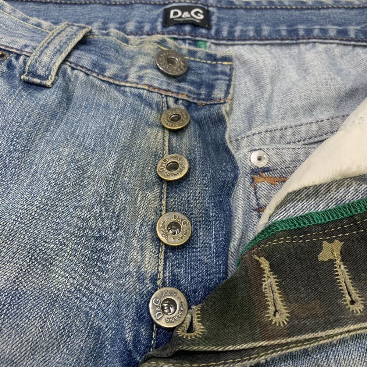 Dolce & Gabbana DOLCE&GABBANA Vtg Spellout Big Logo Disstressed Denim Jeans Size US 30 / EU 46 - 13 Thumbnail