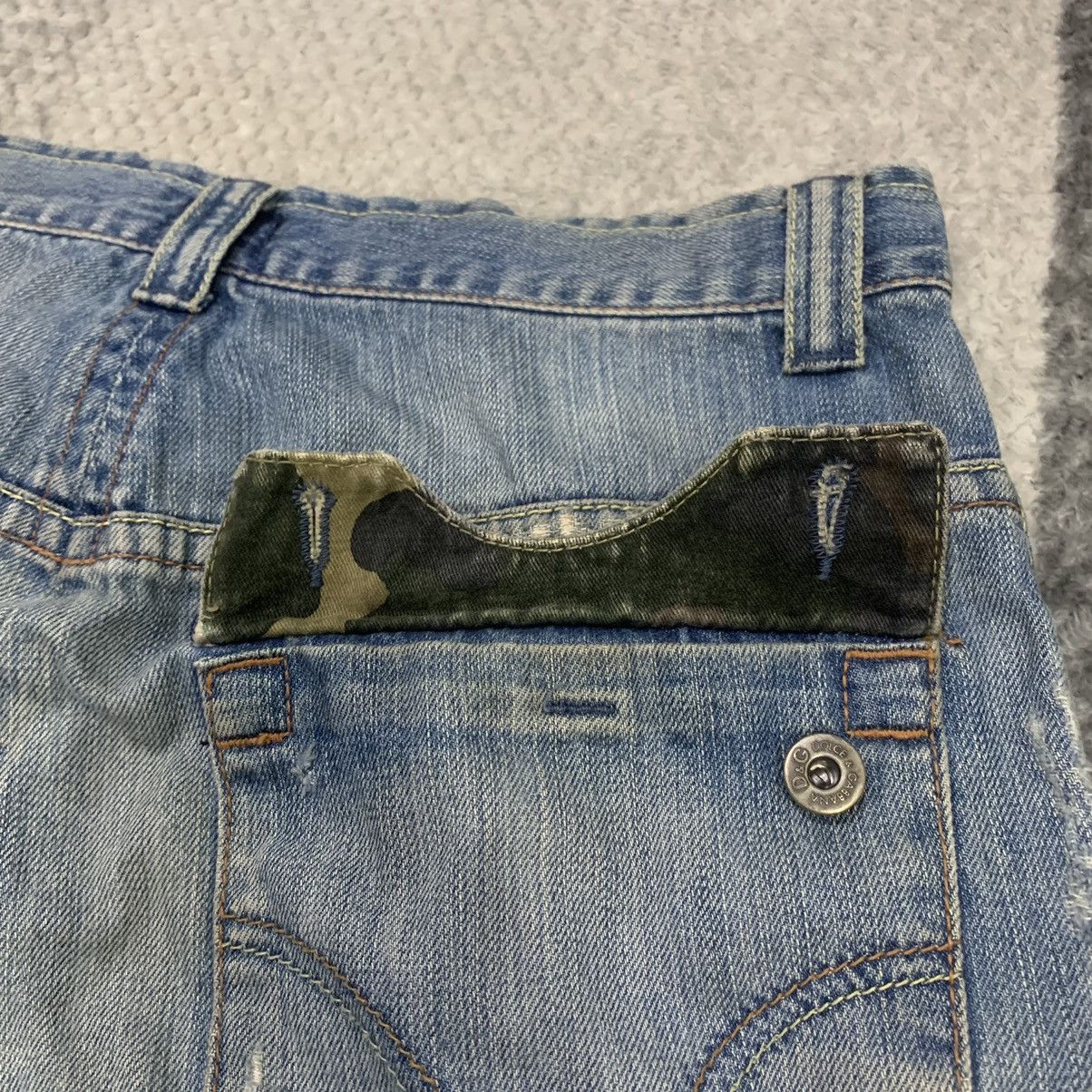 Dolce & Gabbana DOLCE&GABBANA Vtg Spellout Big Logo Disstressed Denim Jeans Size US 30 / EU 46 - 22 Thumbnail