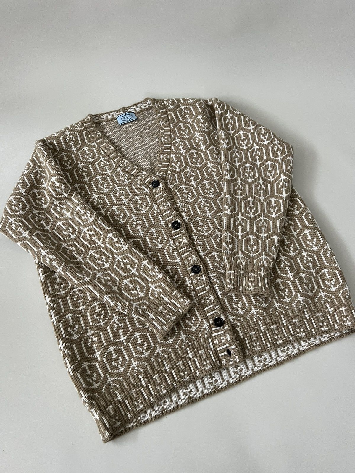 Prada 4.2k Prada Oversized Geometric Jacquard Cashmere Cardigan Size US L / EU 52-54 / 3 - 4 Thumbnail