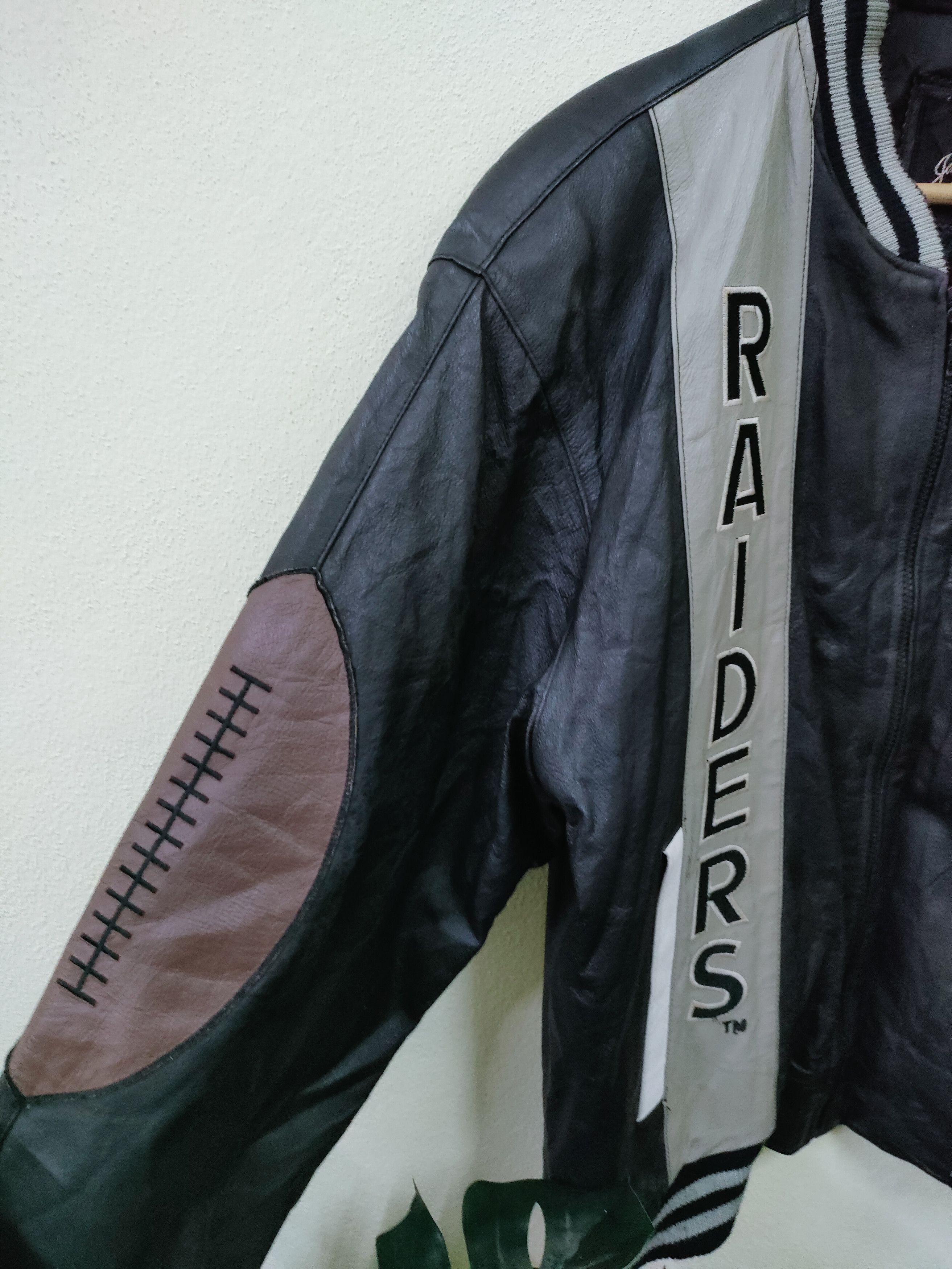 NFL Vintage Raiders NFL Leather Jacket Size US L / EU 52-54 / 3 - 10 Thumbnail