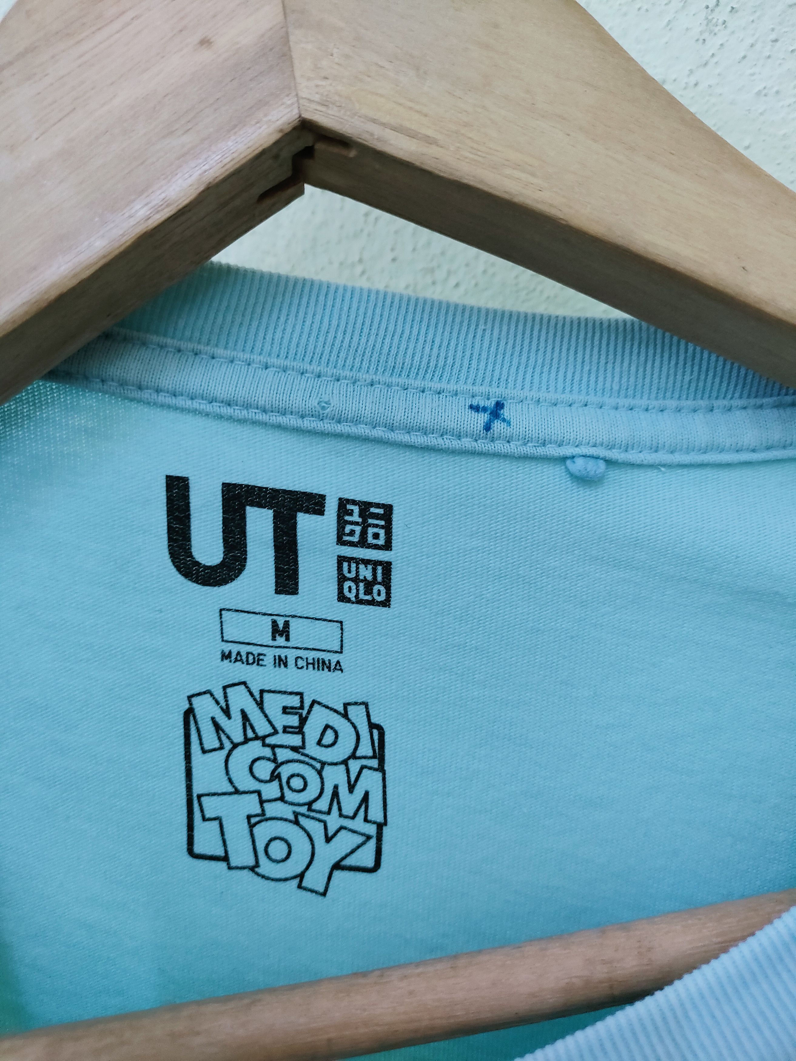 Medicom Toy Barberick Medicomtoy x Uniqlo T-shirt Size US M / EU 48-50 / 2 - 4 Thumbnail